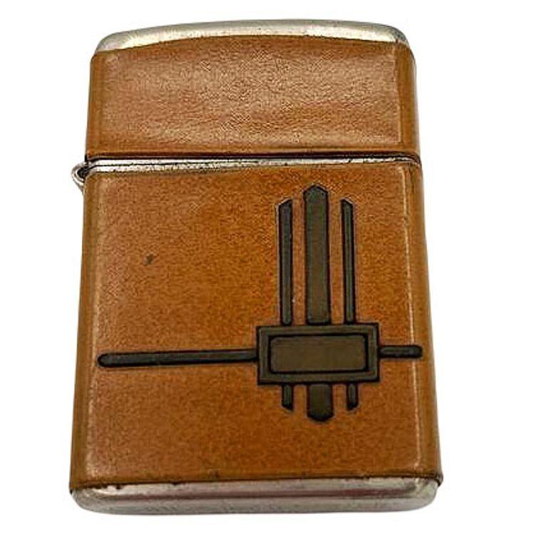 Raro encendedor de bolsillo Art Decó a prueba de viento encuadernado en cuero de Champ Austria Acero en venta