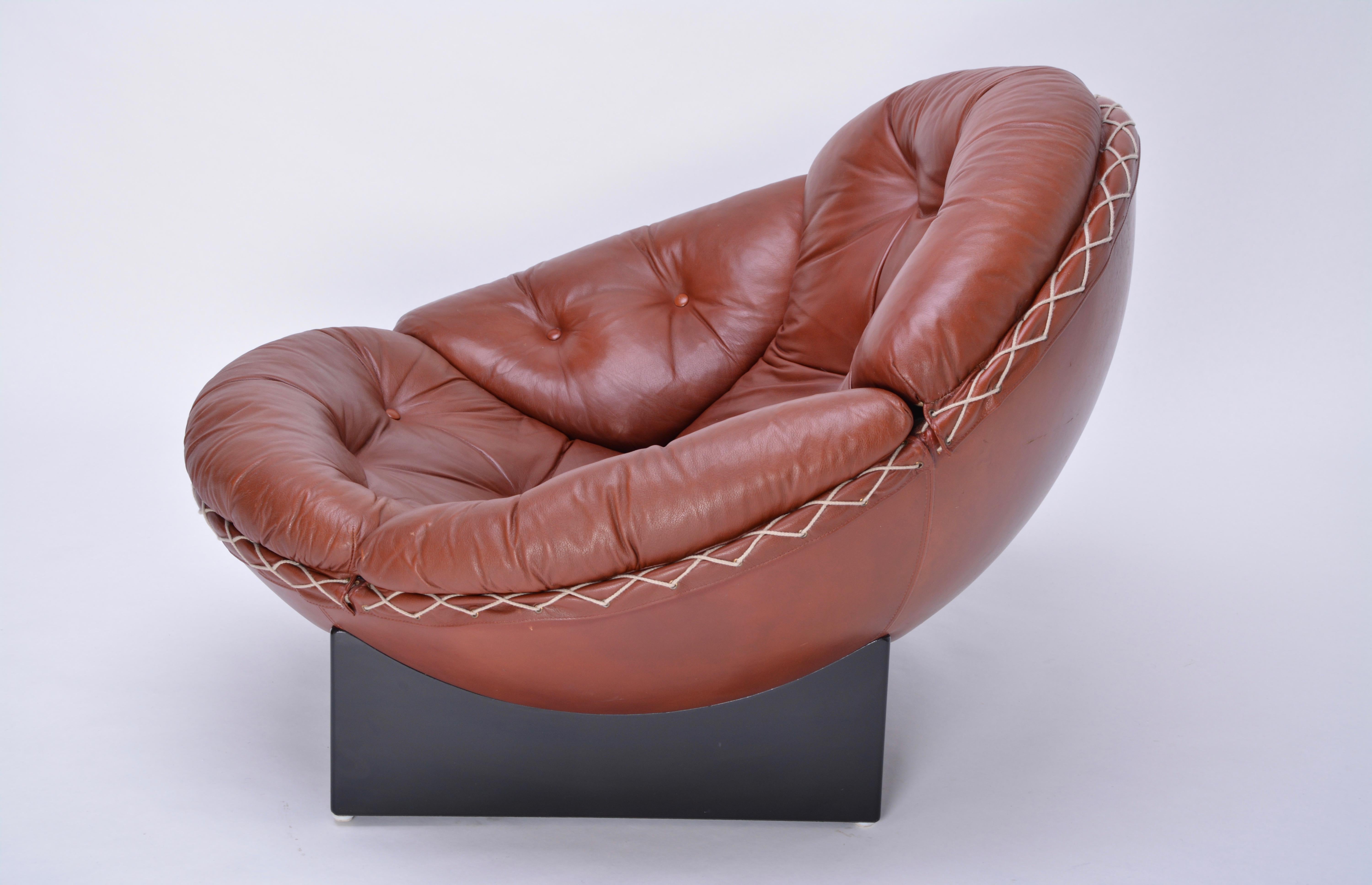 Mid-Century Modern Leather lounge Chair by Illum Wikkelsø for Ryesberg Møbler 3