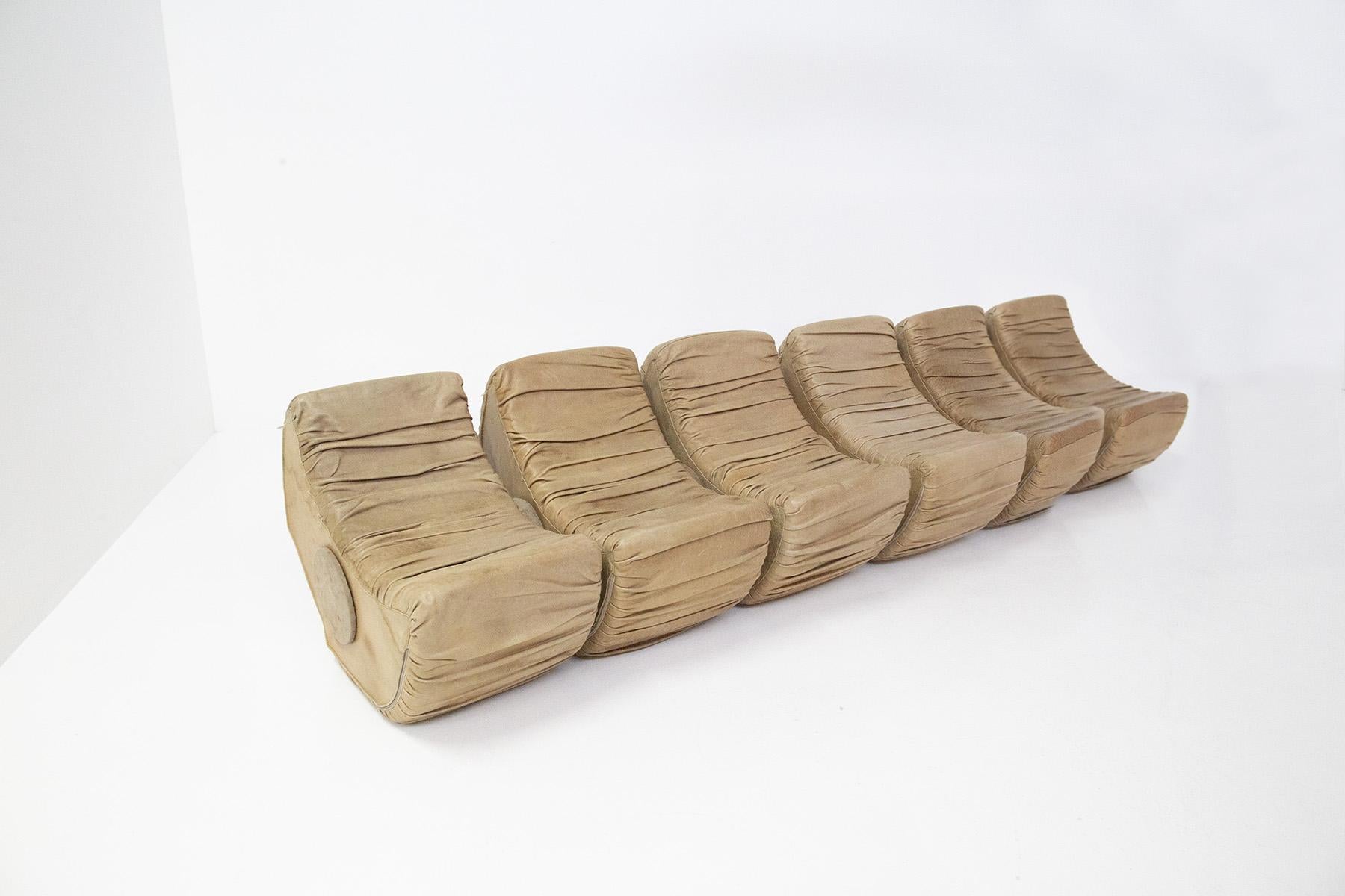 Marzio Cecchi était un designer italien de grand talent et d'une grande capacité d'innovation qui a laissé une trace indélébile dans le monde du design. Il a participé assidûment aux mouvements artistiques et culturels de son époque, et est