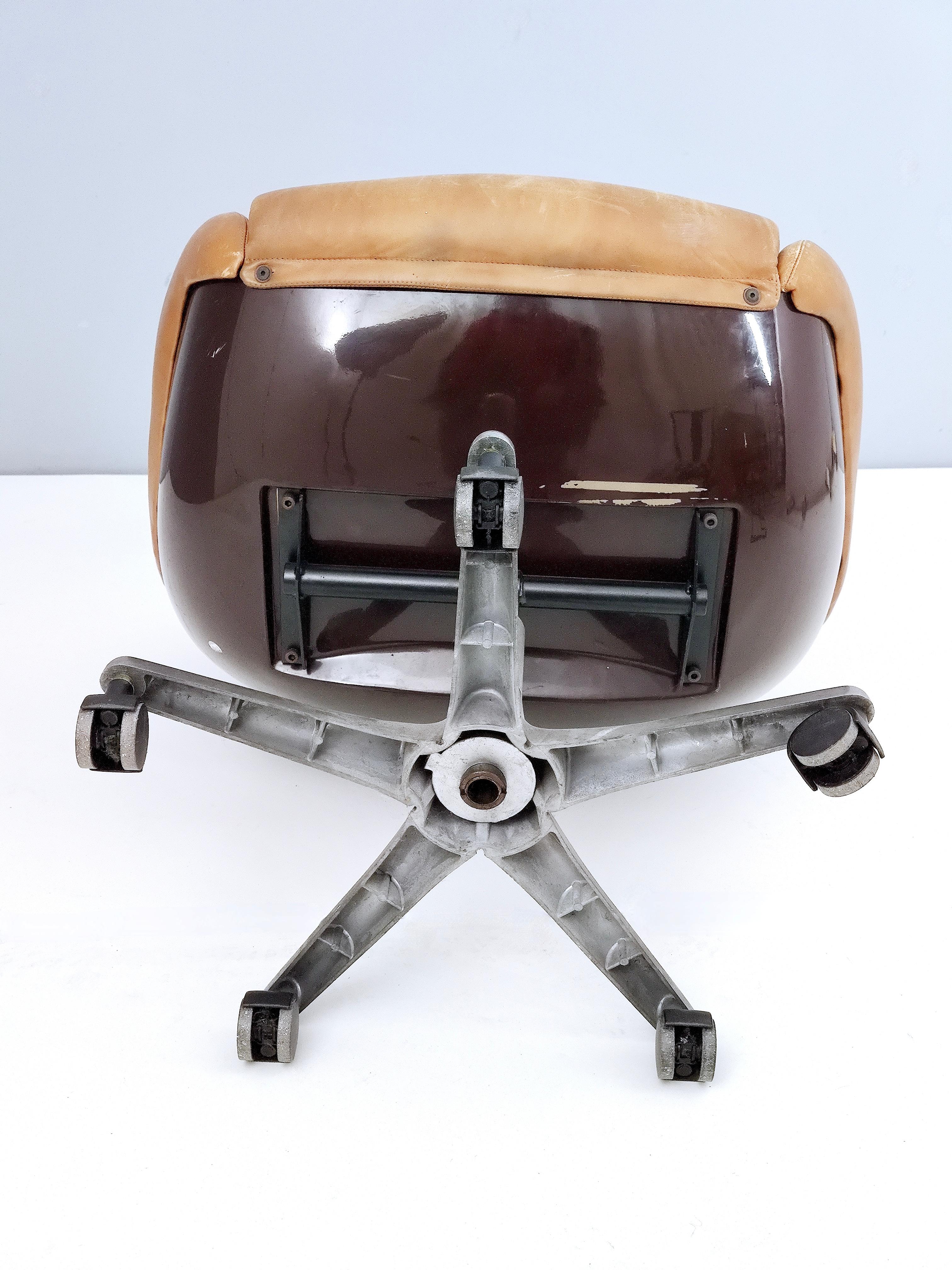 Italian Rare Leather Swivel Chair 