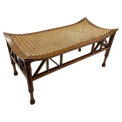 Raro Liberty & Co. Circa 1900 Taburete de Tebas de forma larga.