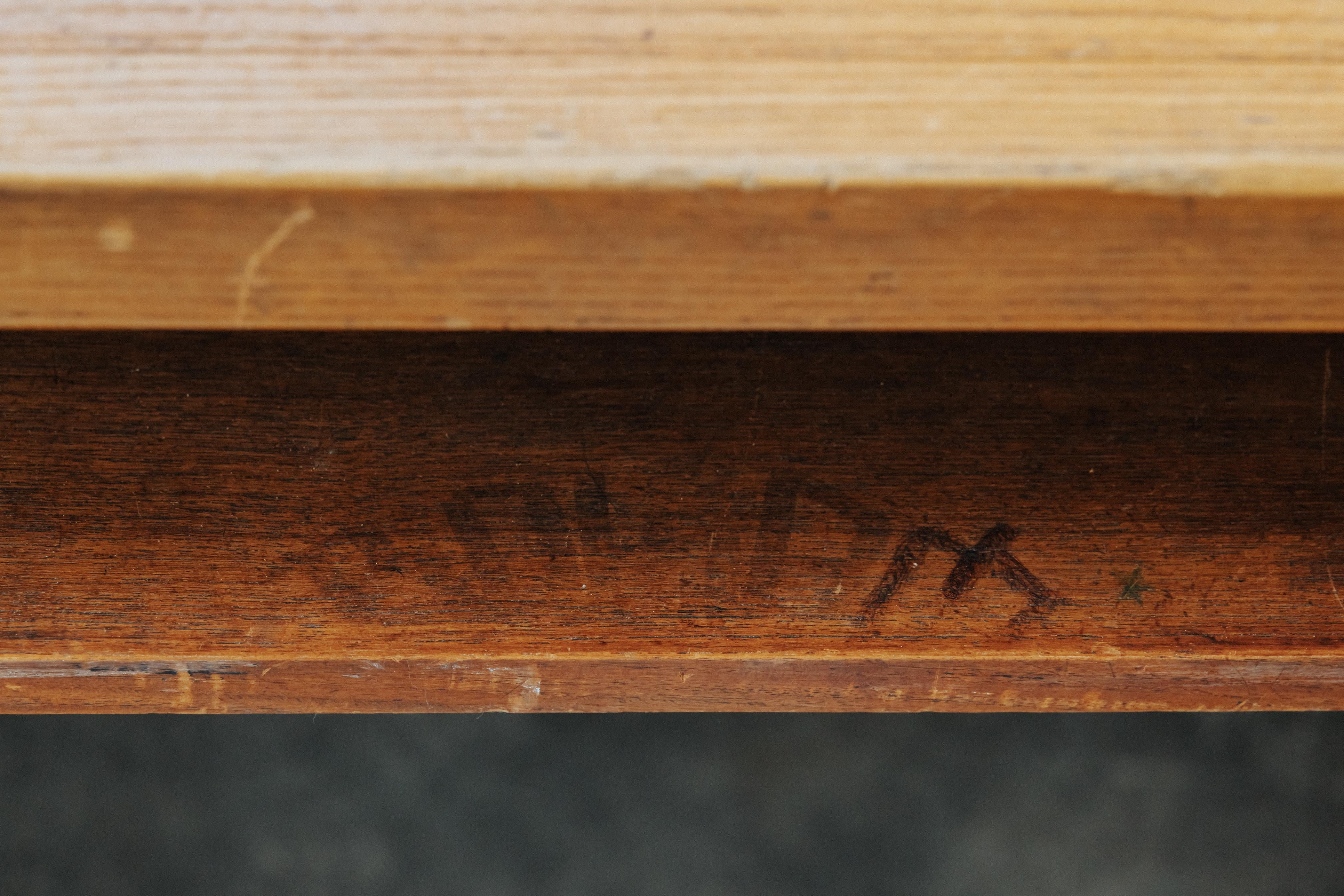 Pin Table de bibliothèque rare de l'Université de Jussieu, Paris, vers 1958 en vente