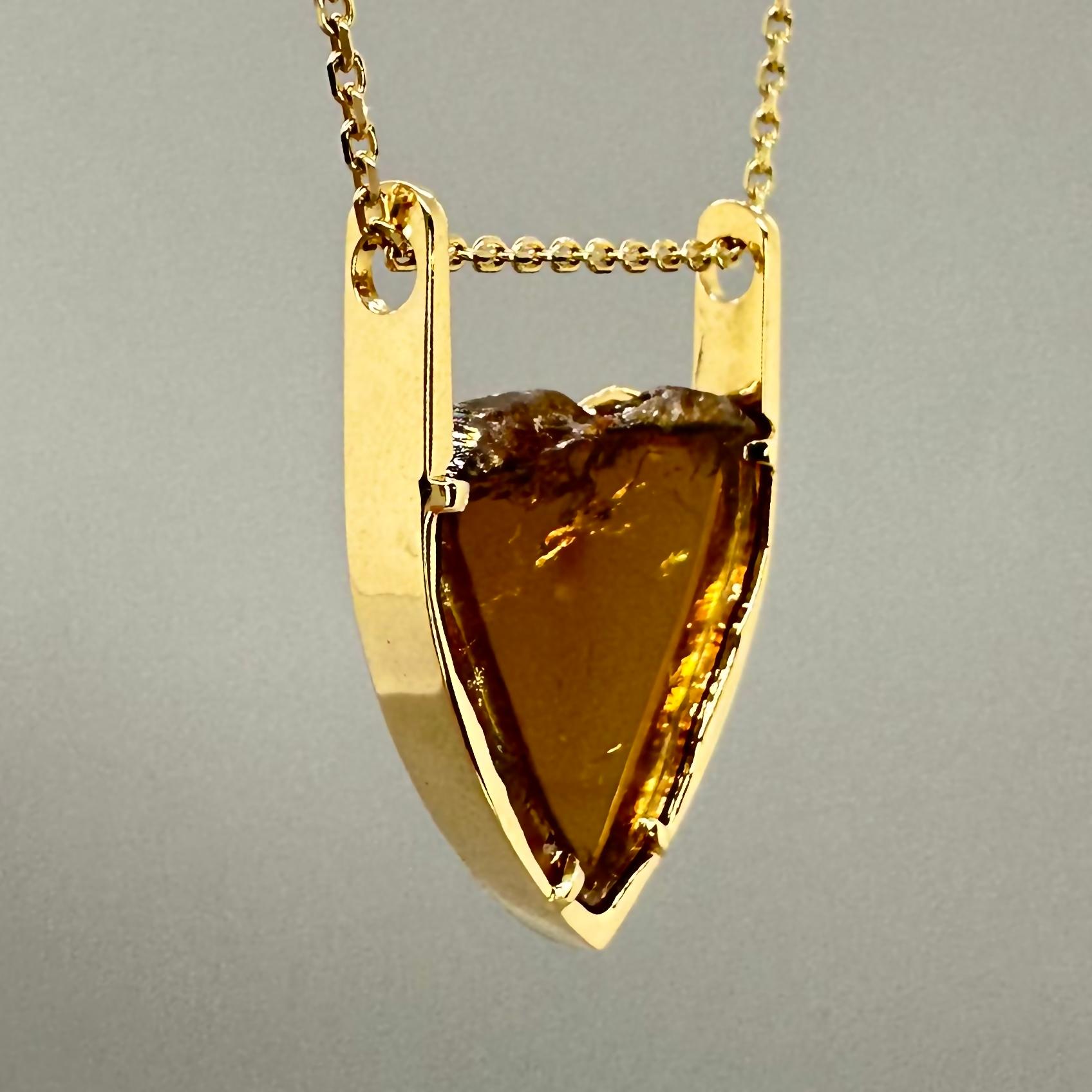 Rare Liddicoatite Tourmaline Pendant, 18k Yellow Gold by Glitter & Gold Studio For Sale 2