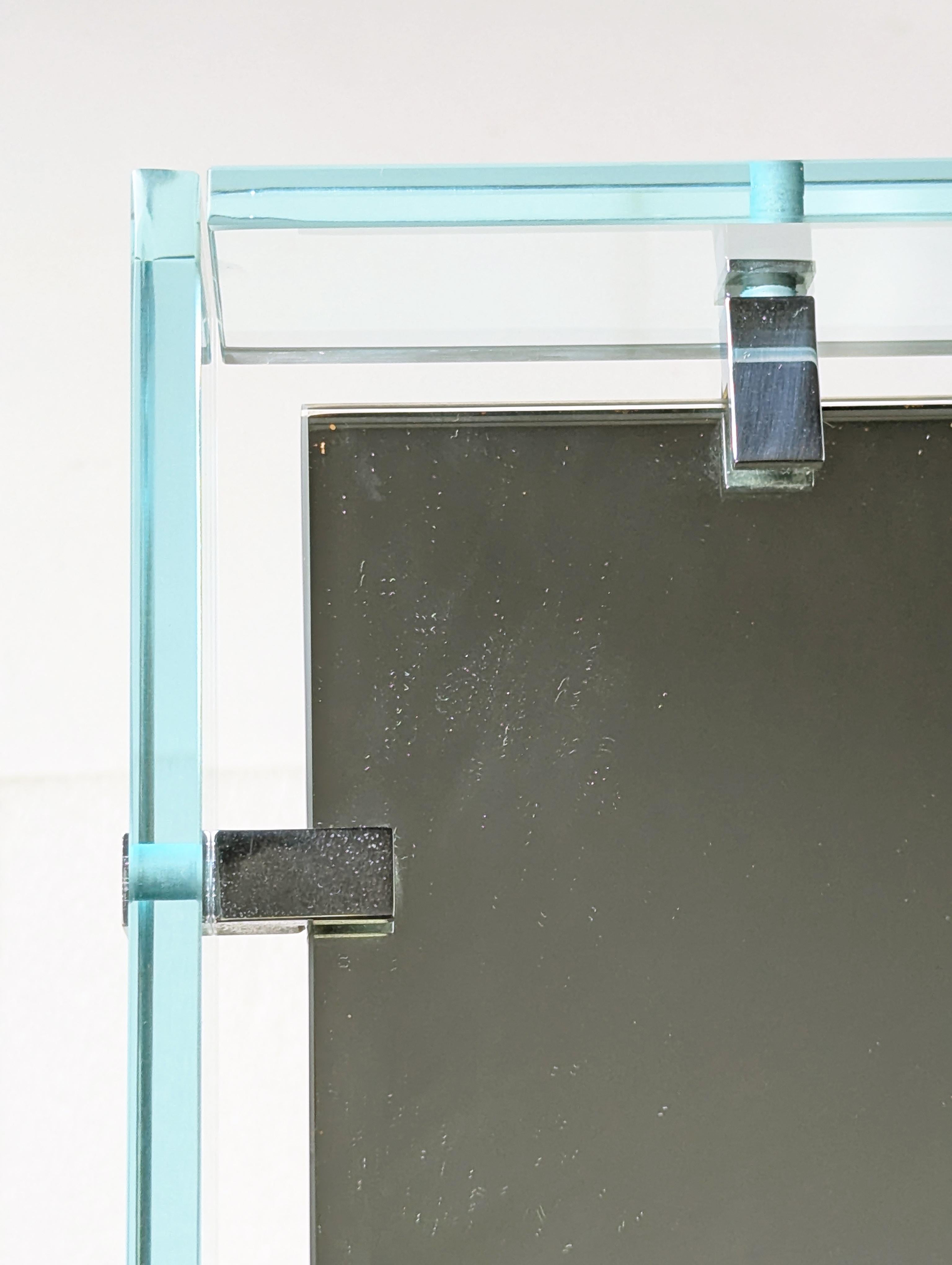 Ère spatiale Rare miroir mural en verre bleu clair mod.2014 par Fontana Arte, 1963 en vente