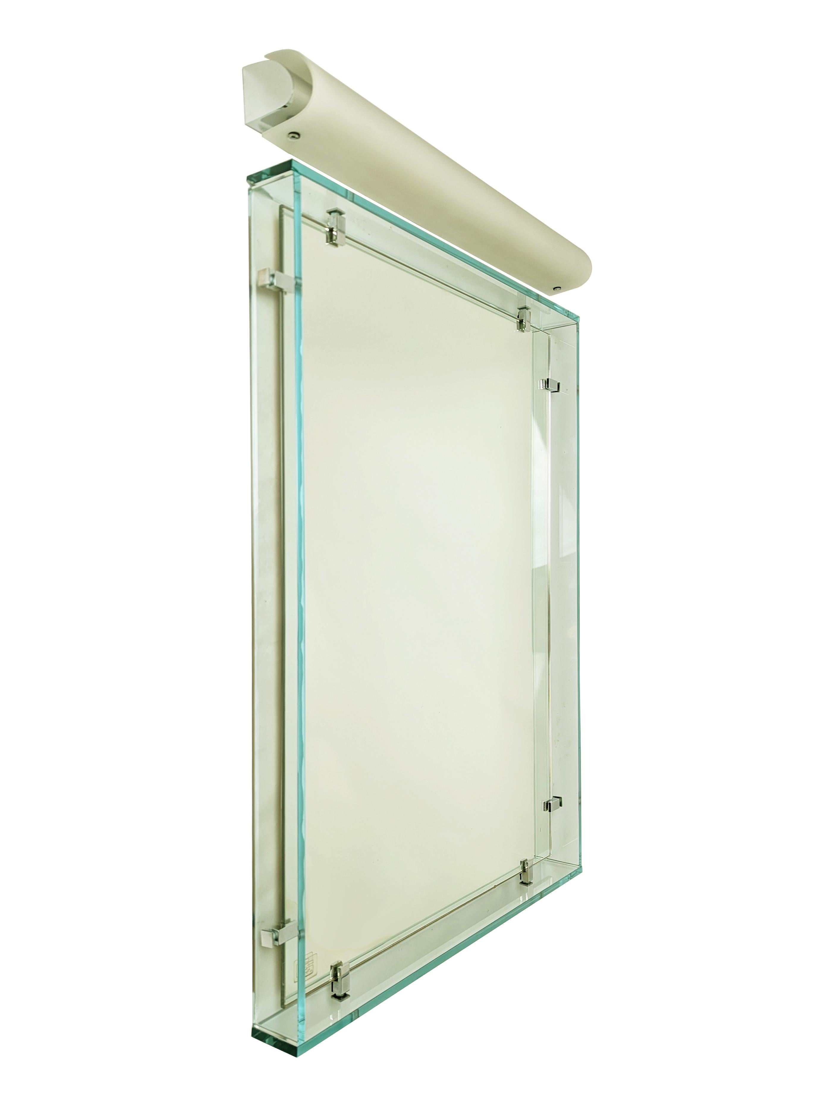 Milieu du XXe siècle Rare miroir mural en verre bleu clair mod.2014 par Fontana Arte, 1963 en vente