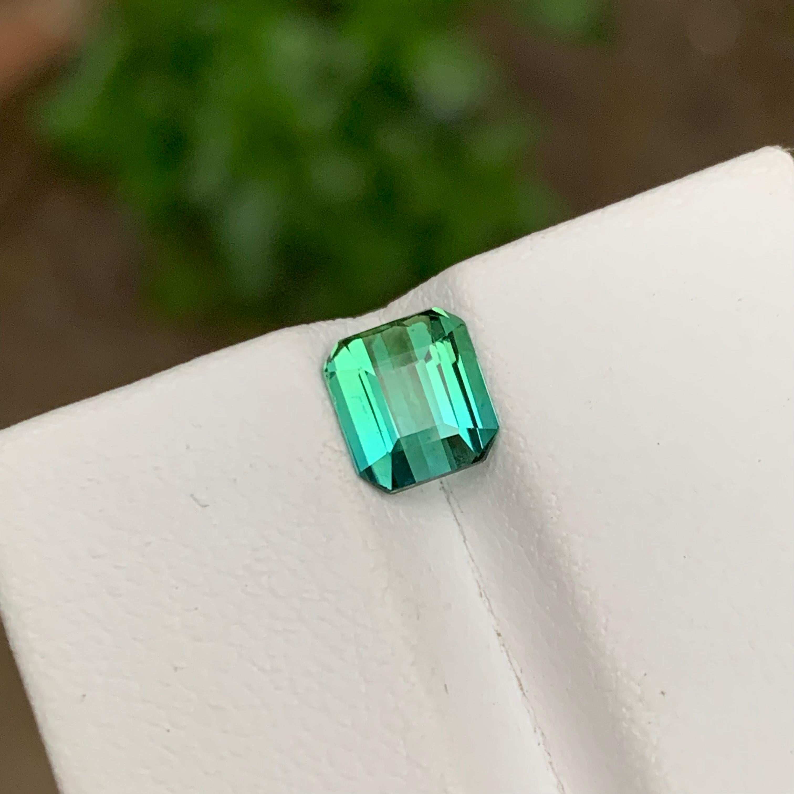 Rare Light Blue & Green Two Tone Tourmaline Gemstone, 1.35 Ct Emerald Cut-Ring For Sale 4