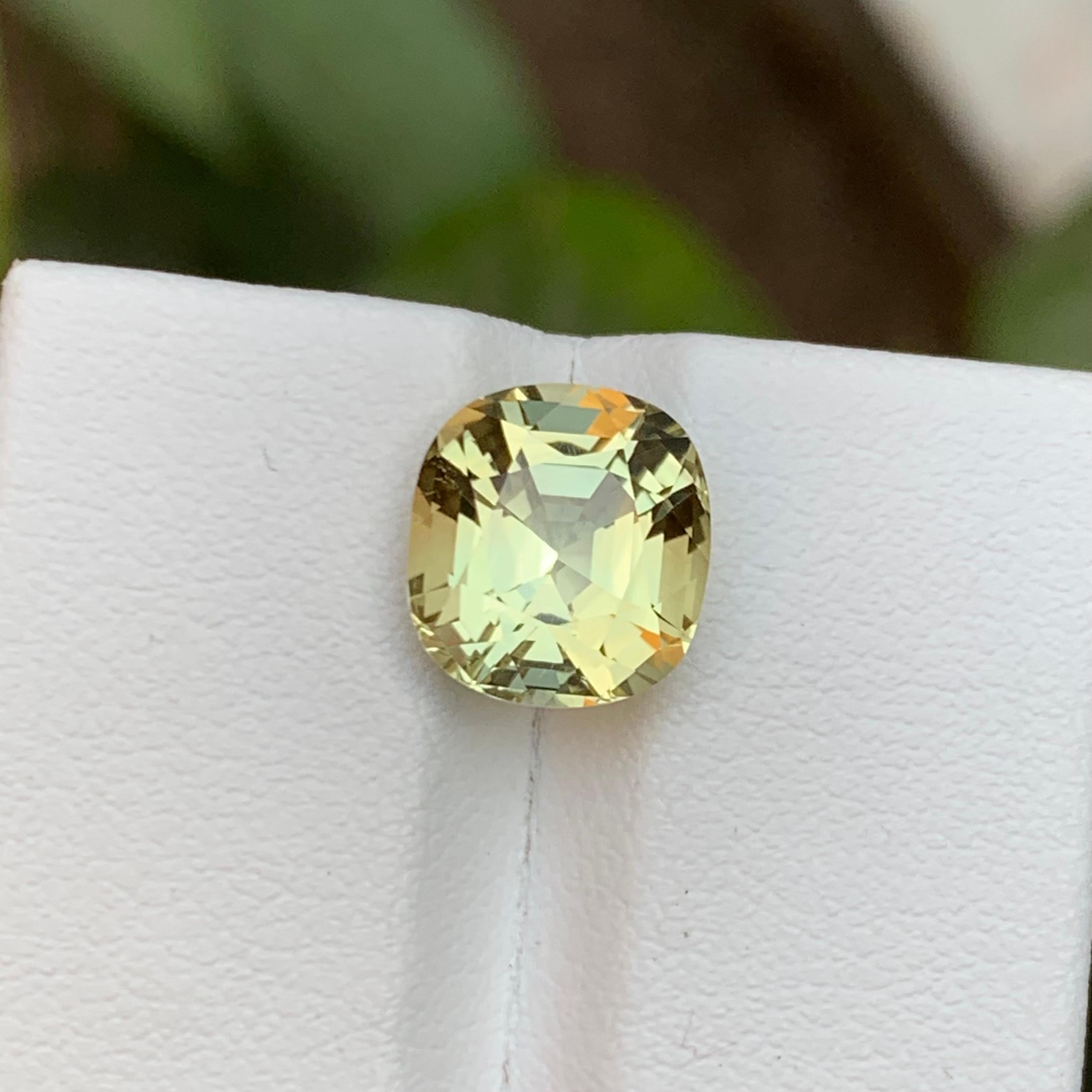 Rare Light Golden Yellow Natural Tourmaline Gemstone 4.15Ct Cushion Cut for Ring For Sale 7