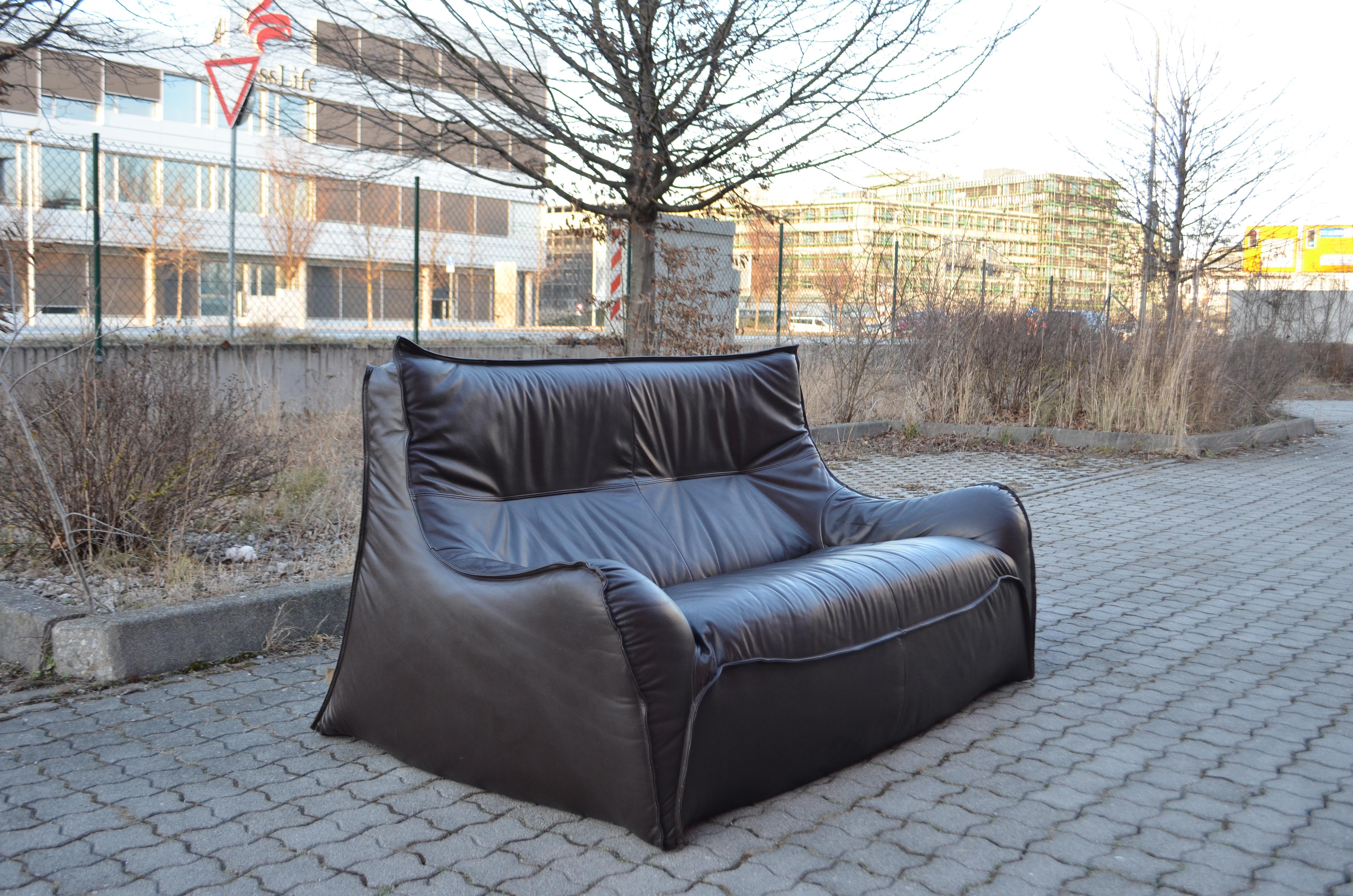 Rare Ligne Roset Model Satan by Bernard Govin Brown Leather Togo Sofa In Good Condition For Sale In Munich, Bavaria