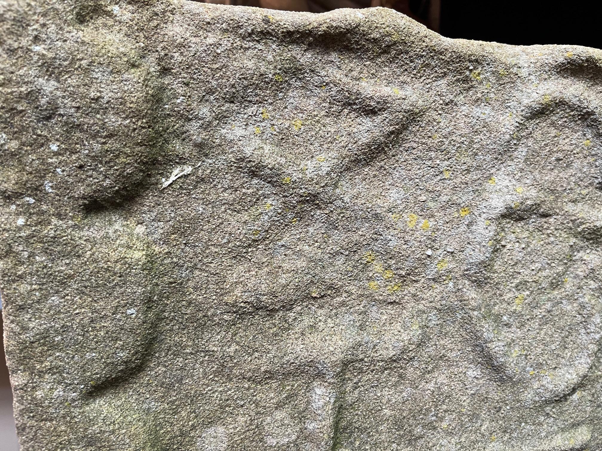 Rare limestone carved date stone 1672 with initials HX In Good Condition For Sale In Bakewell, GB