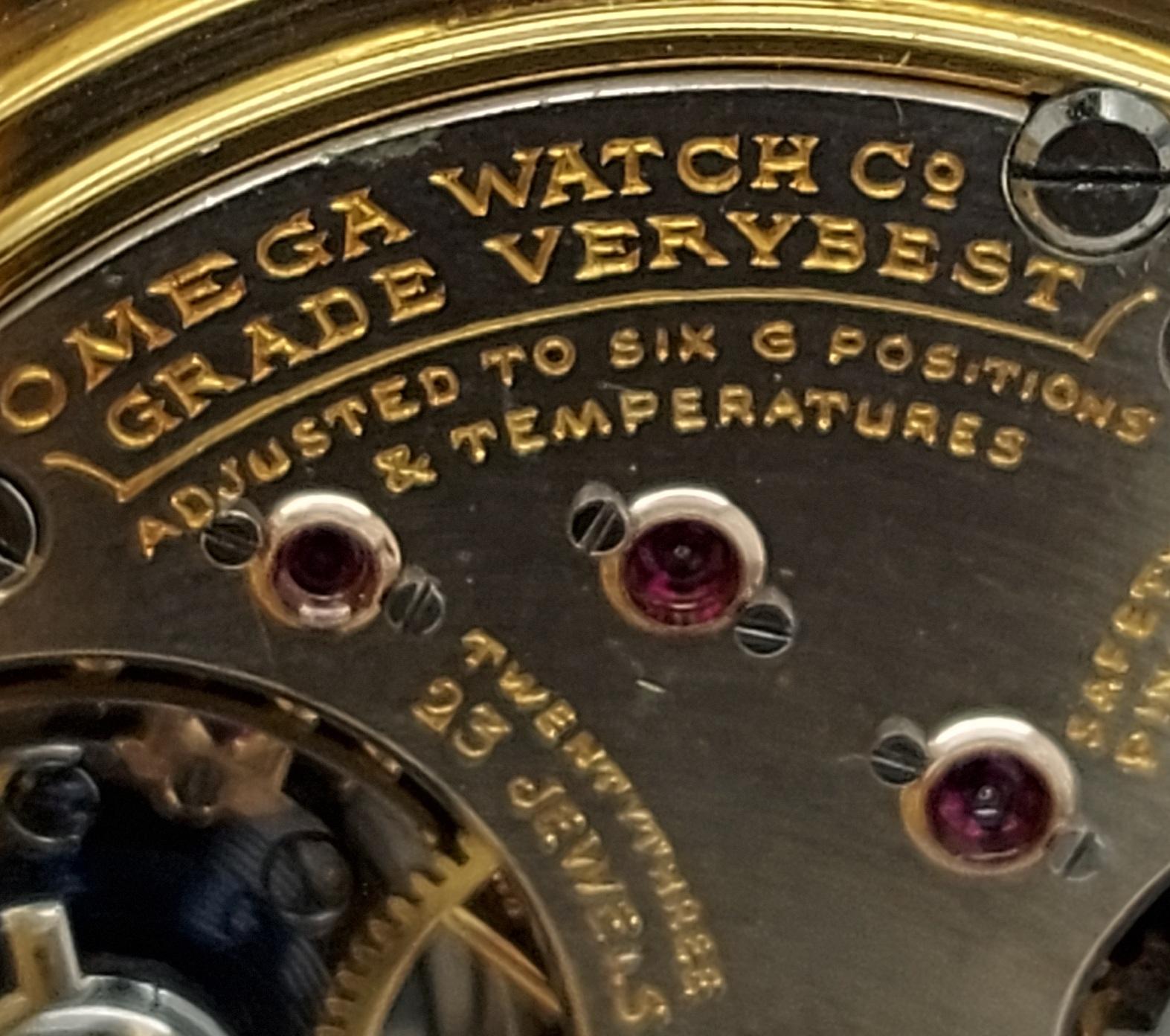 Rare montre à gousset Savonette Omega Chronomètre en or 18 carats, de qualité supérieure en vente 5