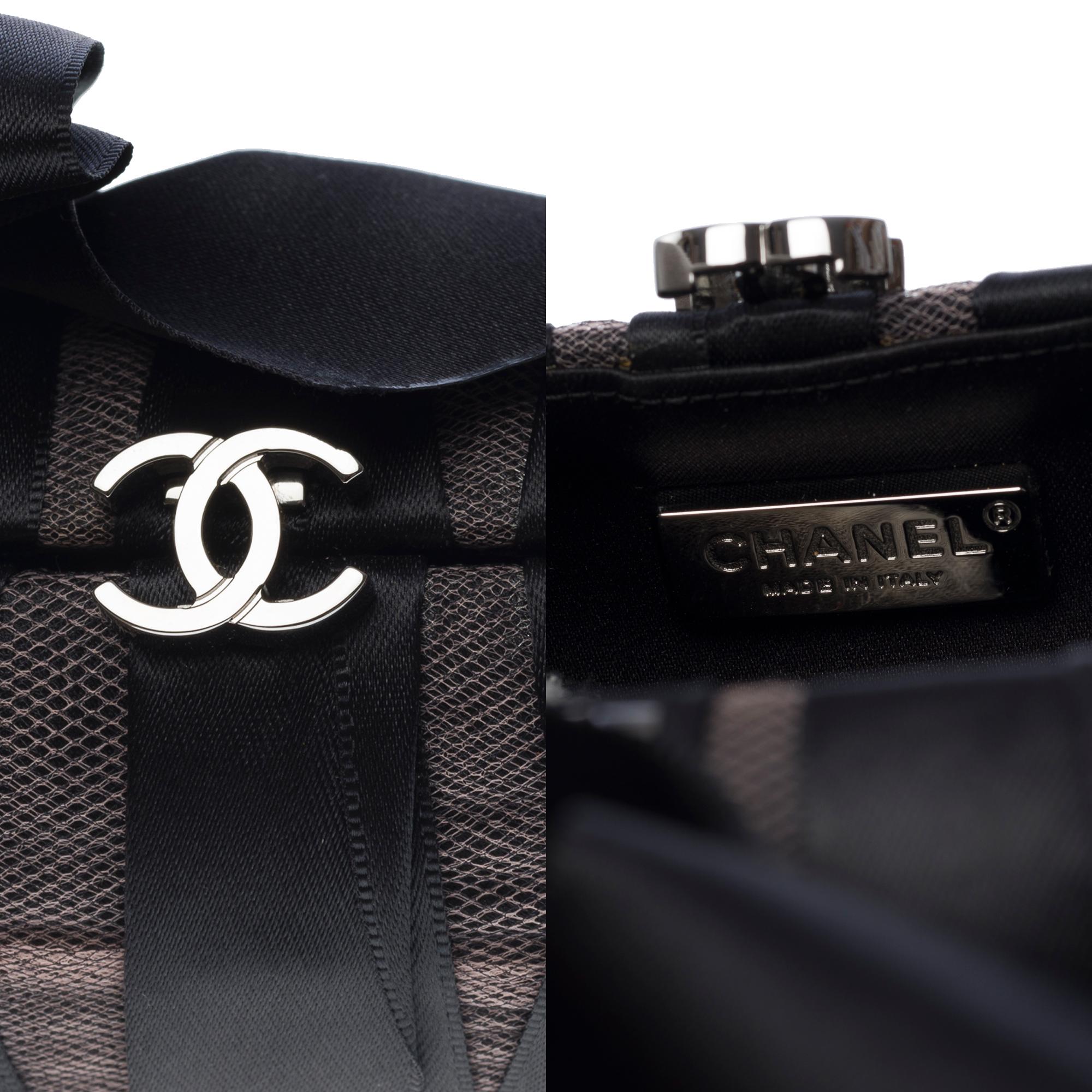 Seltene limitierte Chanel Minaudière Umhängetasche aus schwarzem Seidensatin, BSHW im Angebot 5