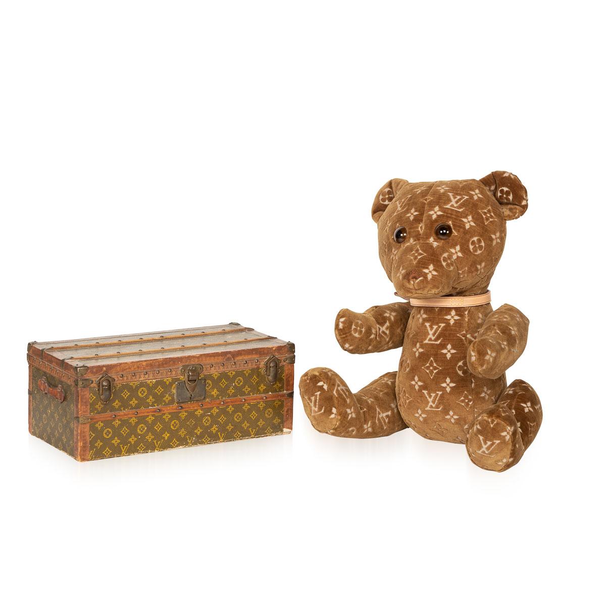 Louis Vuitton NEW Gold Metal Mink Fur Figurine Decorative Bear Toy in Box  For Sale at 1stDibs