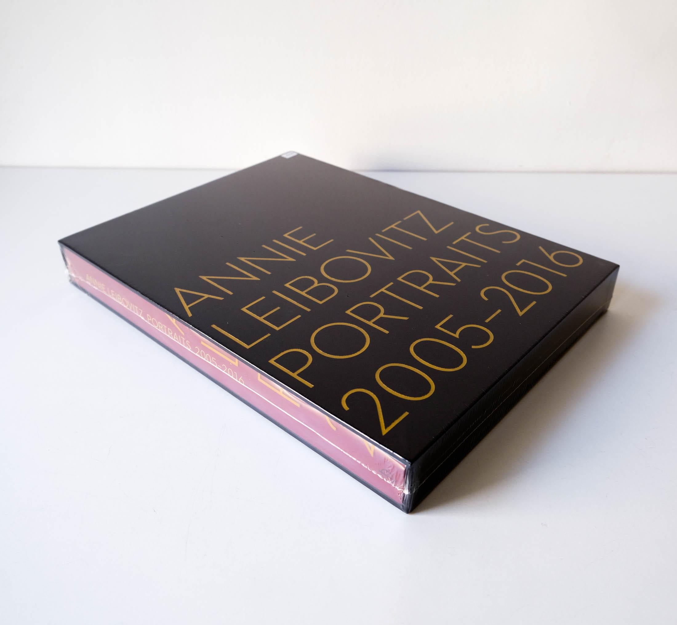 Rare Limited Edition Signed Annie Leibovitz, Portraits 2005-2016 Book, Phaidon 2 In Excellent Condition For Sale In London, GB