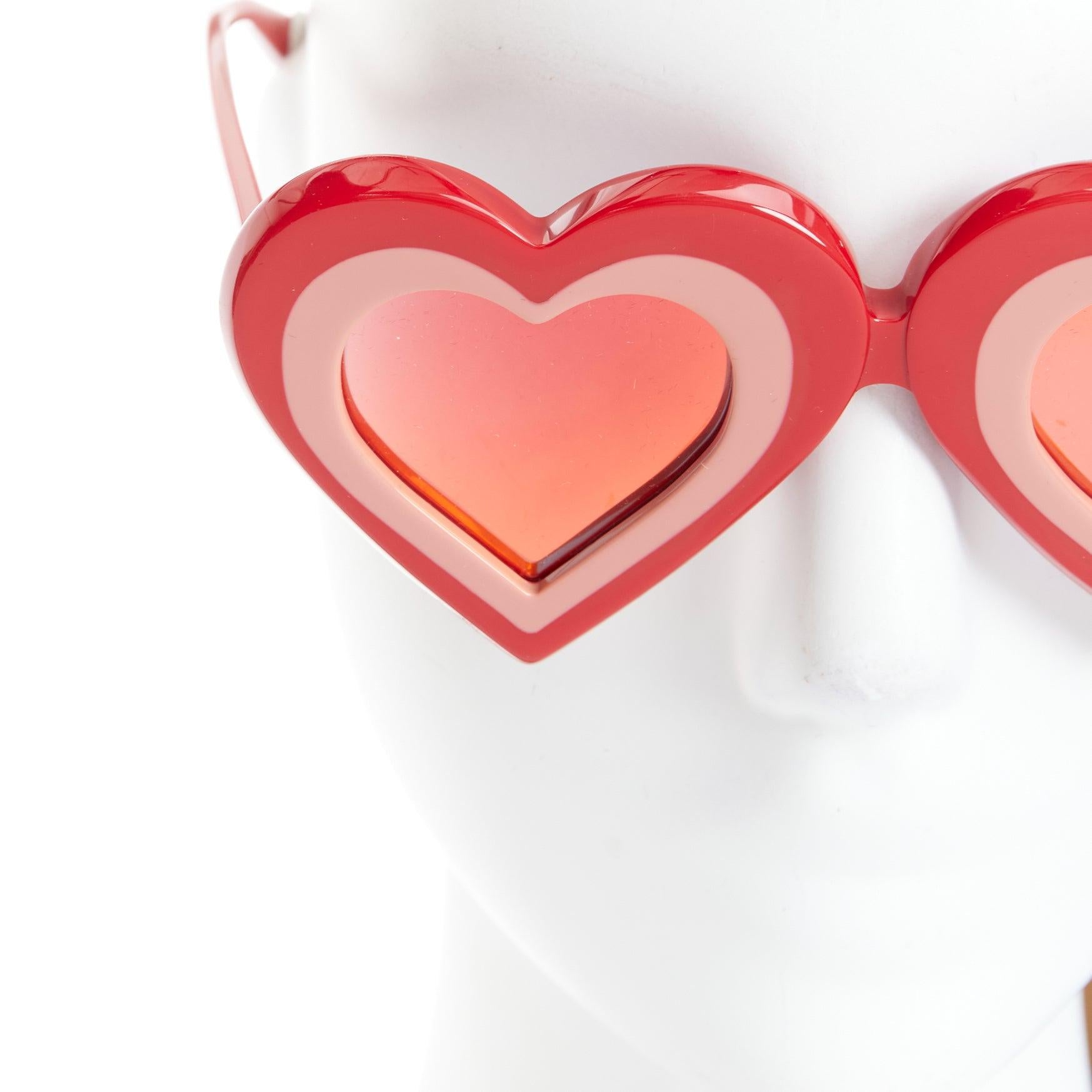 rare LINDA FARROW Yazbukey YAZ71 pink red heart frame sunglasses
Reference: JACG/A00251
Brand: Linda Farrow
Model: Yazbukey YAZ71
Material: Acetate
Color: Red, Pink
Pattern: Heart
Closure: Slip On

CONDITION:
Condition: Fair, this item was pre-owned