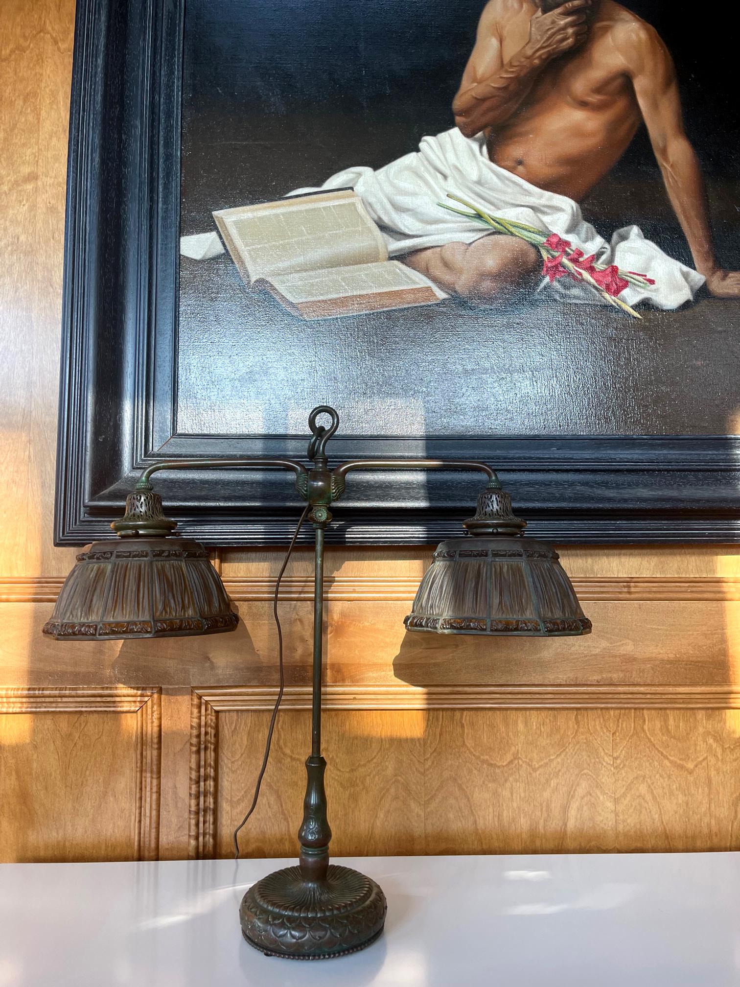 Américain Rare lampe de table d'étude à double pli en lin Tiffany Studio en vente