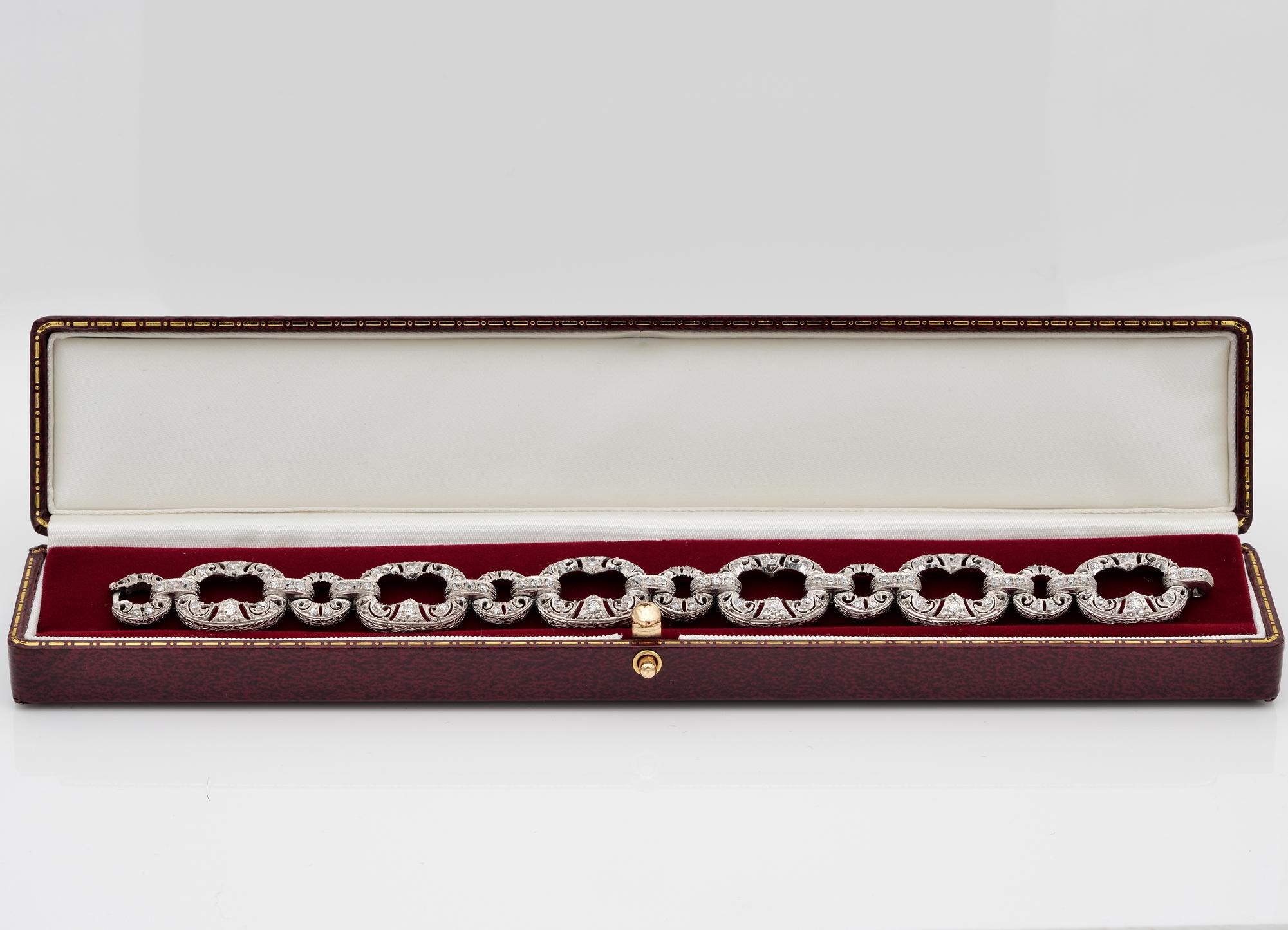 Rare Art Deco Link Design 2.10 Carat Diamond Platinum Bracelet In Good Condition For Sale In Napoli, IT
