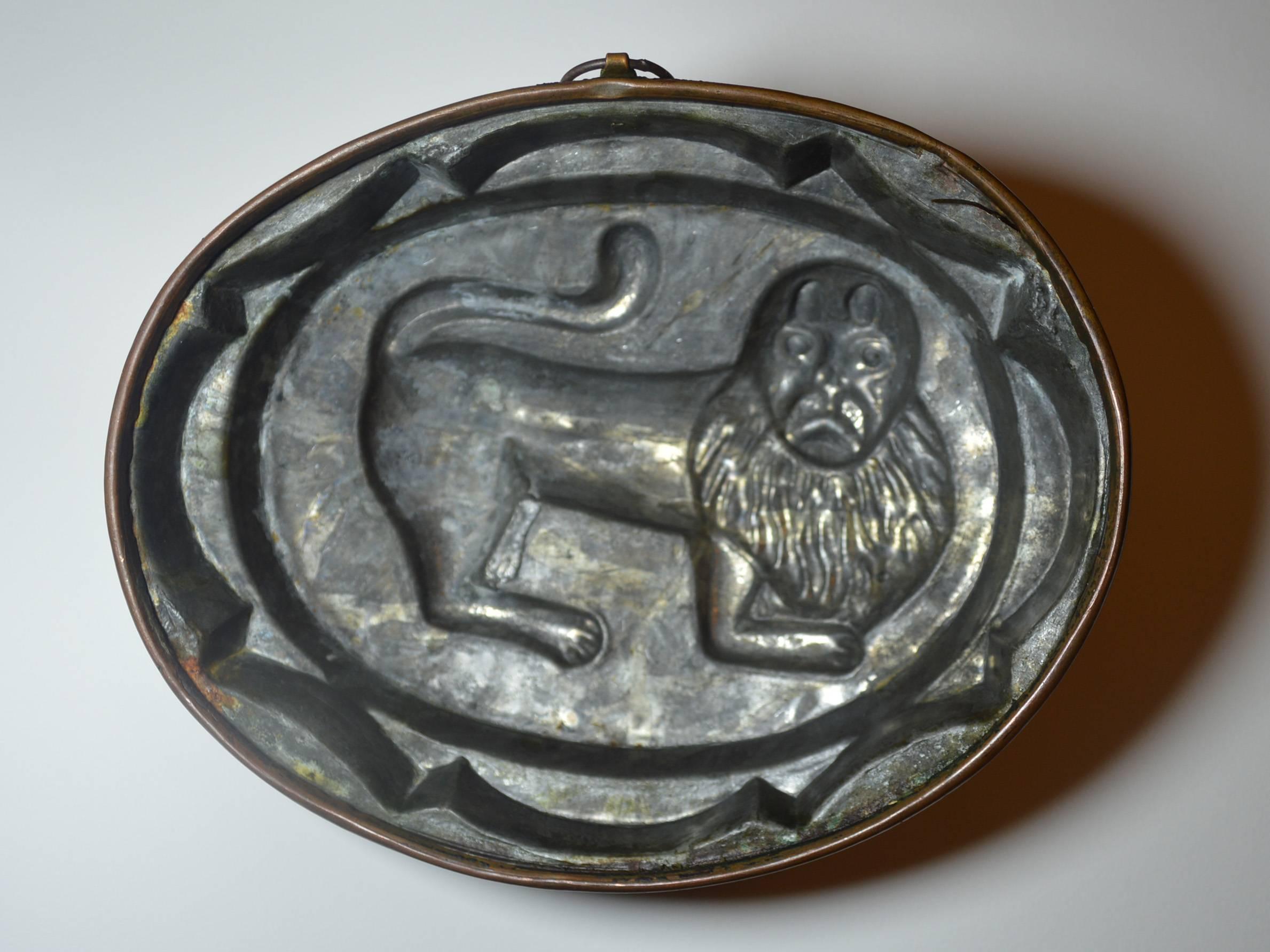 Britannique Rare moule en cuivre ancien à motif de lion