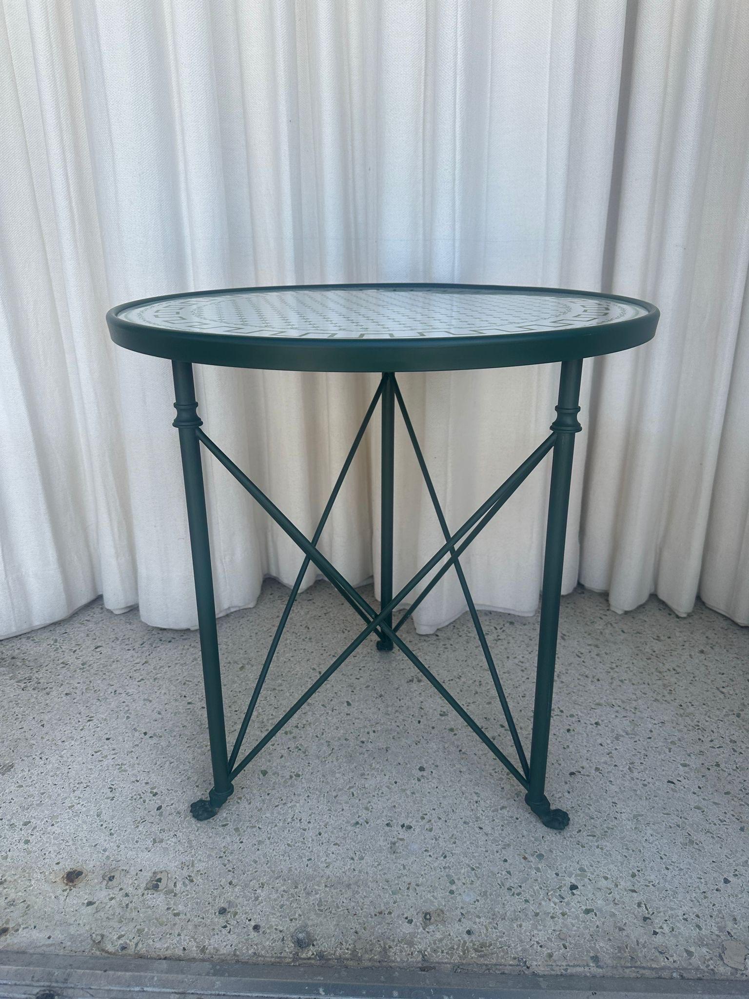 Rara Mesa Gueridón Pies de León con Tapa de Porcelana de Mangani (FIRMADA) en venta 2