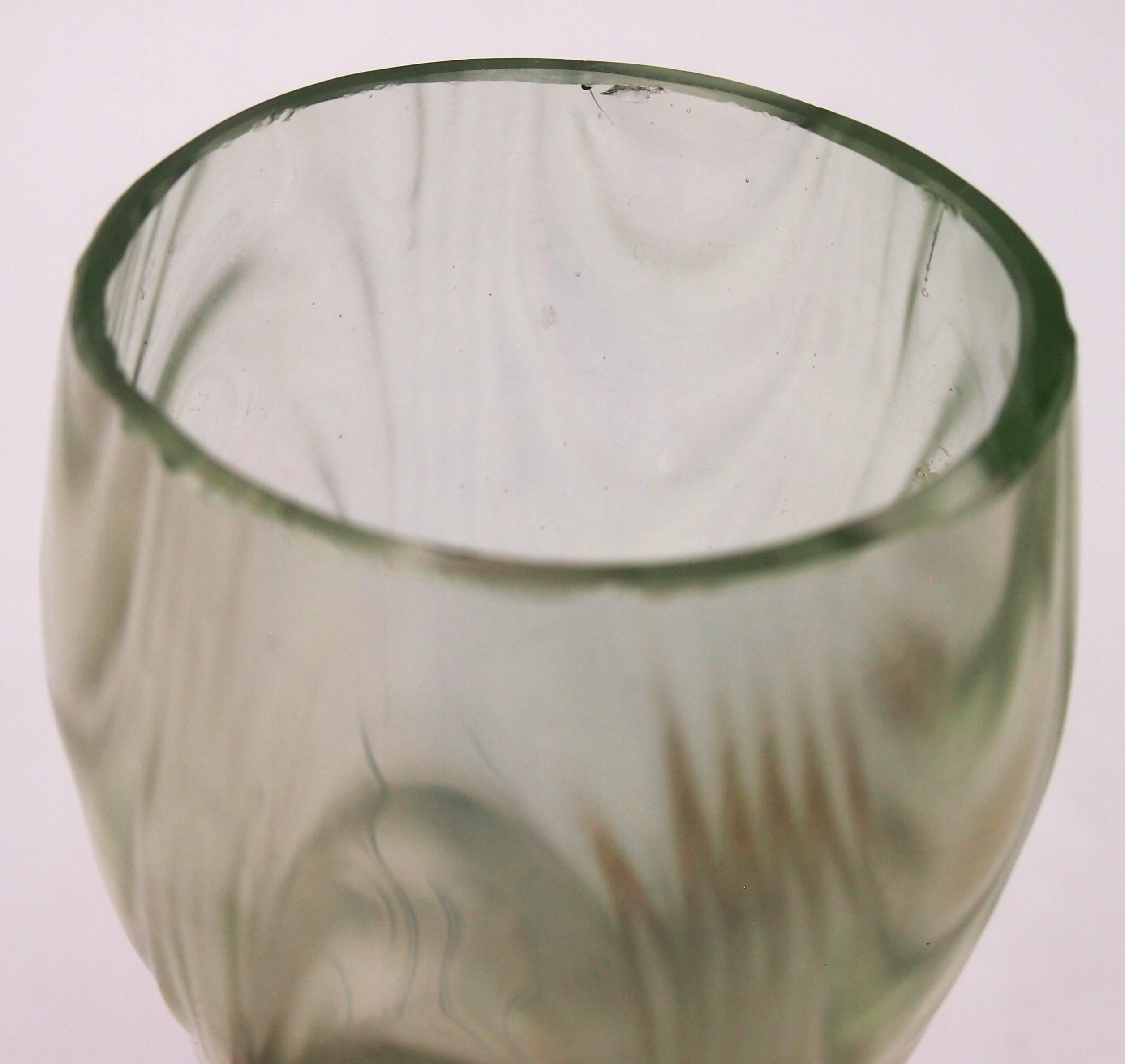Rare Loetz Candia and green Coppelia Glass Vase c1904 -Bohemian In Good Condition In Worcester Park, GB