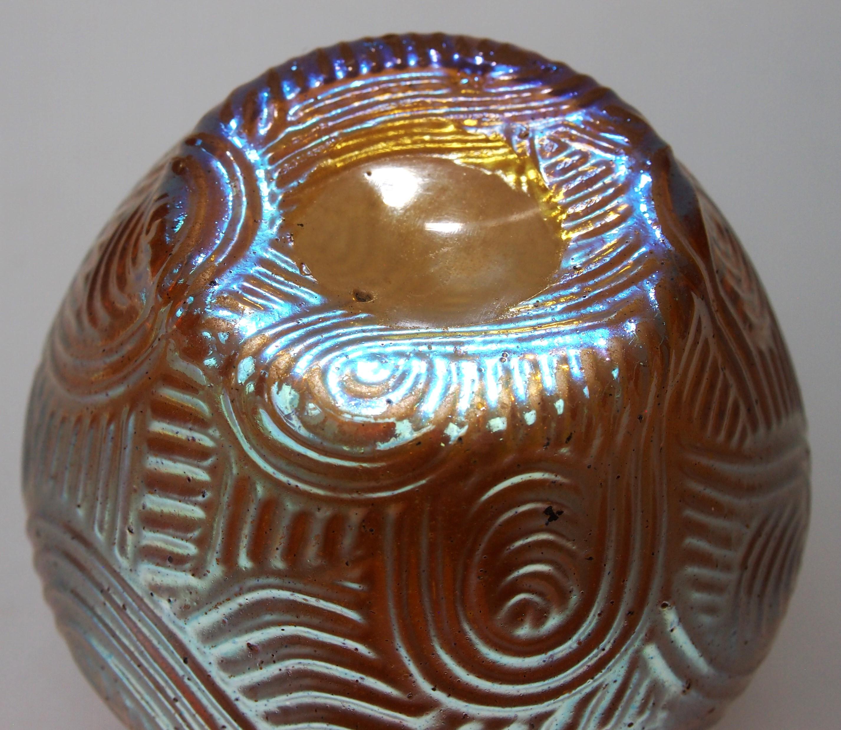 Seltene Loetz Candia Spiralopticsch-Glasvase c1905 - Bohemian (Frühes 20. Jahrhundert)