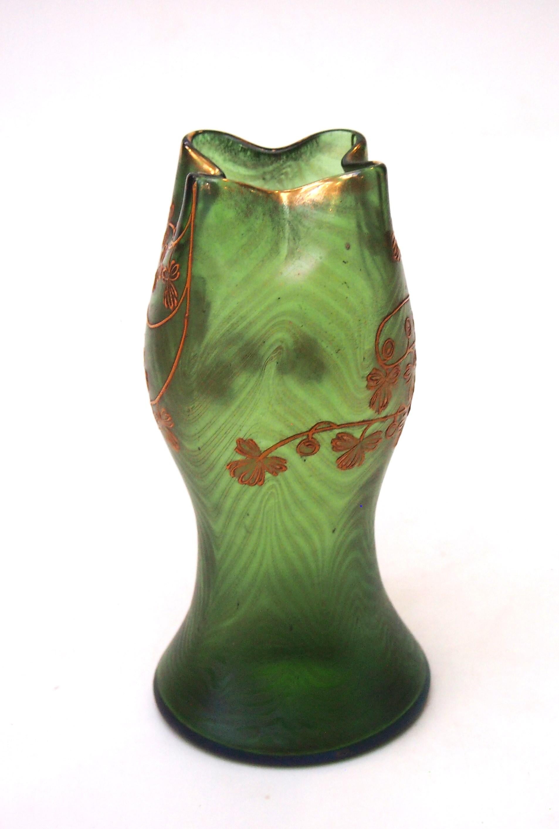 Raro Jarrón Loetz Phaenomen Creta con rara decoración c1898 Art Nouveau en venta