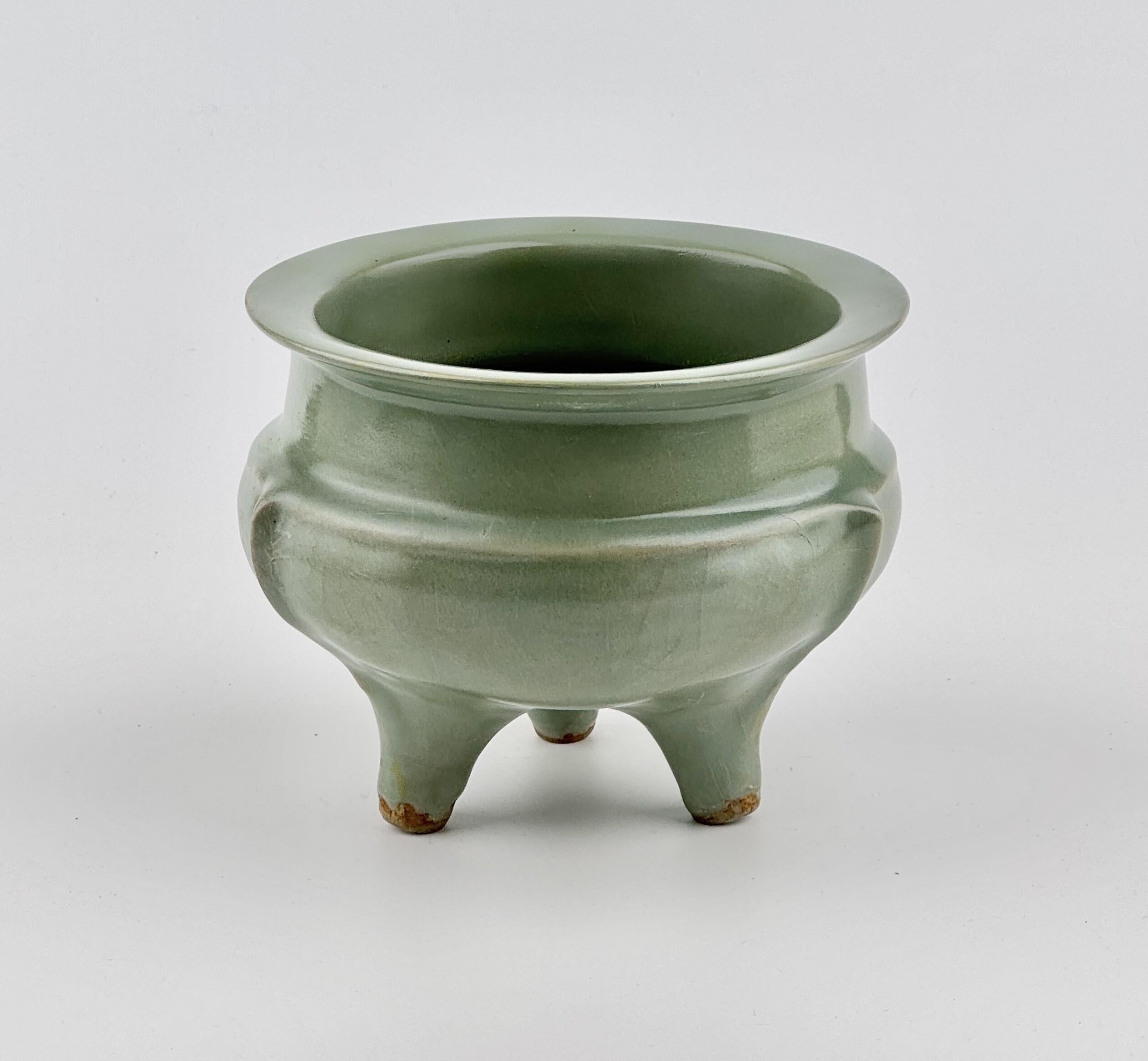 Rare Longquan Celadon Tripod Incense Burner, Song-Yuan Dynasty For Sale 1