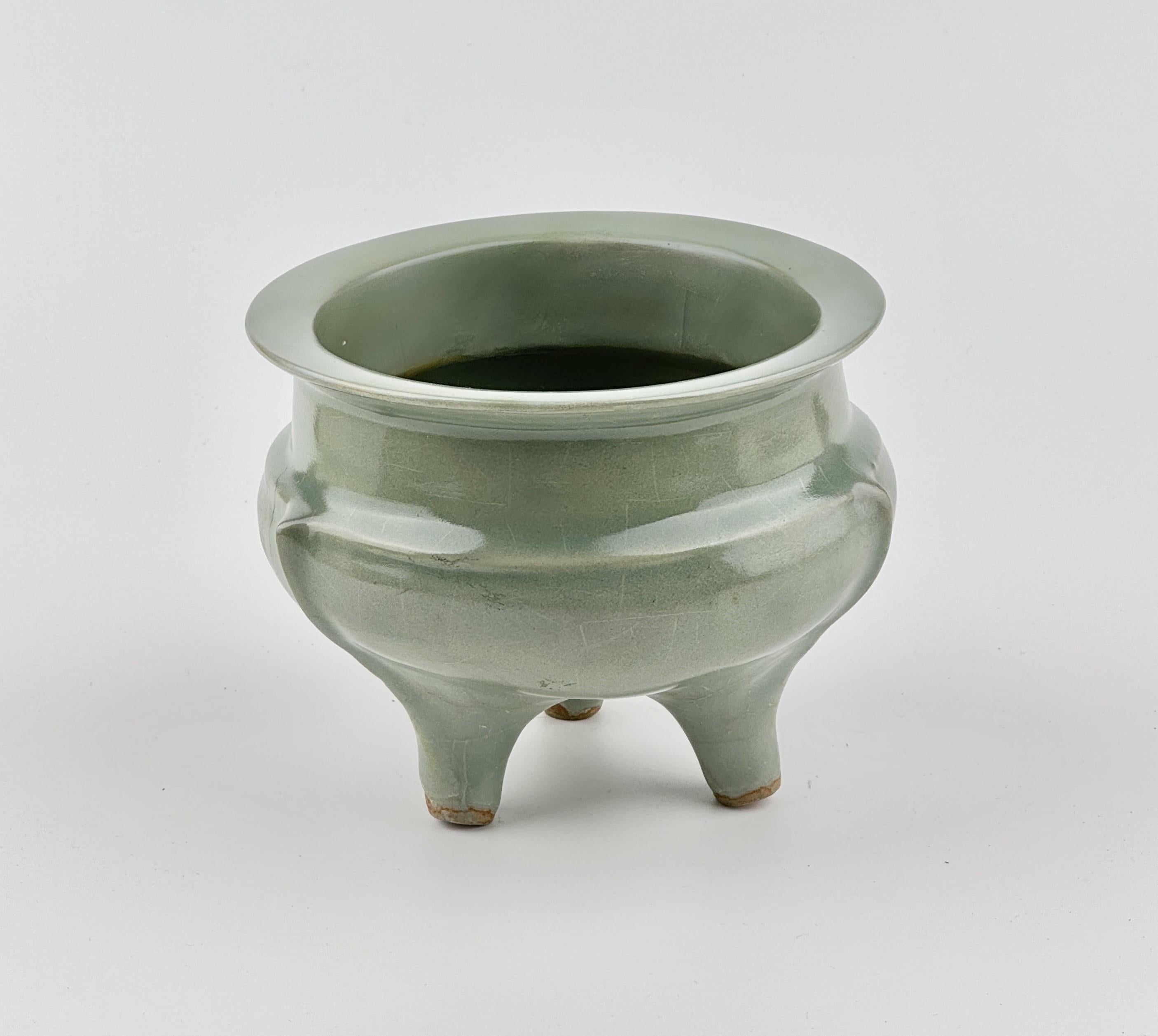 Rare Longquan Celadon Tripod Incense Burner, Song-Yuan Dynasty For Sale 2