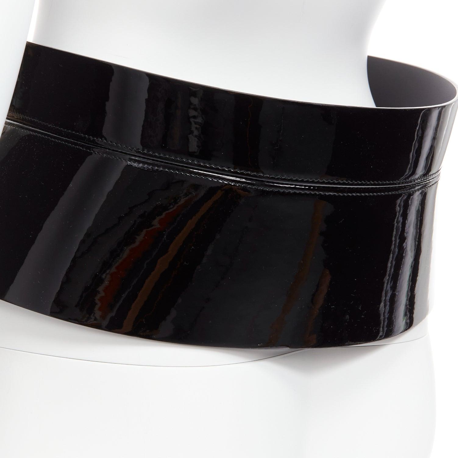 rare LOUIS VUITTON 2011 Runway Fetishes black patent peplum corset belt 85cm For Sale 2