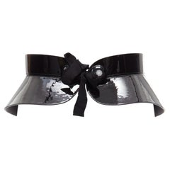 raro LOUIS VUITTON 2011 Runway Fetishes nero brevetto peplum cintura corsetto 85cm