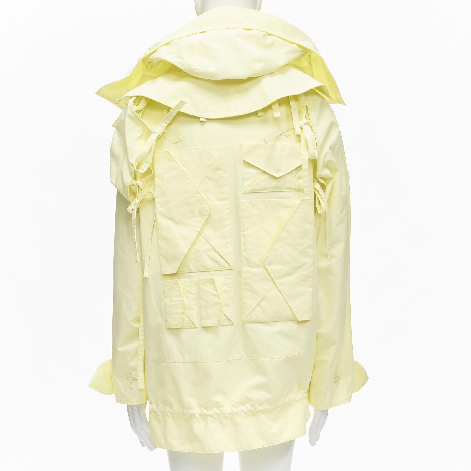 rare LOUIS VUITTON 2020 Runway yellow detachable tie sleeves parka jacket FR46 S
Reference: TGAS/C01496
Brand: Louis Vuitton
Designer: Virgil Abloh
Collection: Spring Summer 2020 - Runway
Material: Cotton, Polyamide
Color: Yellow
Pattern: