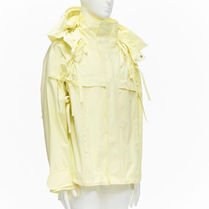rare LOUIS VUITTON 2020 Runway yellow detachable tie sleeves parka jacket FR46 S In Excellent Condition For Sale In Hong Kong, NT