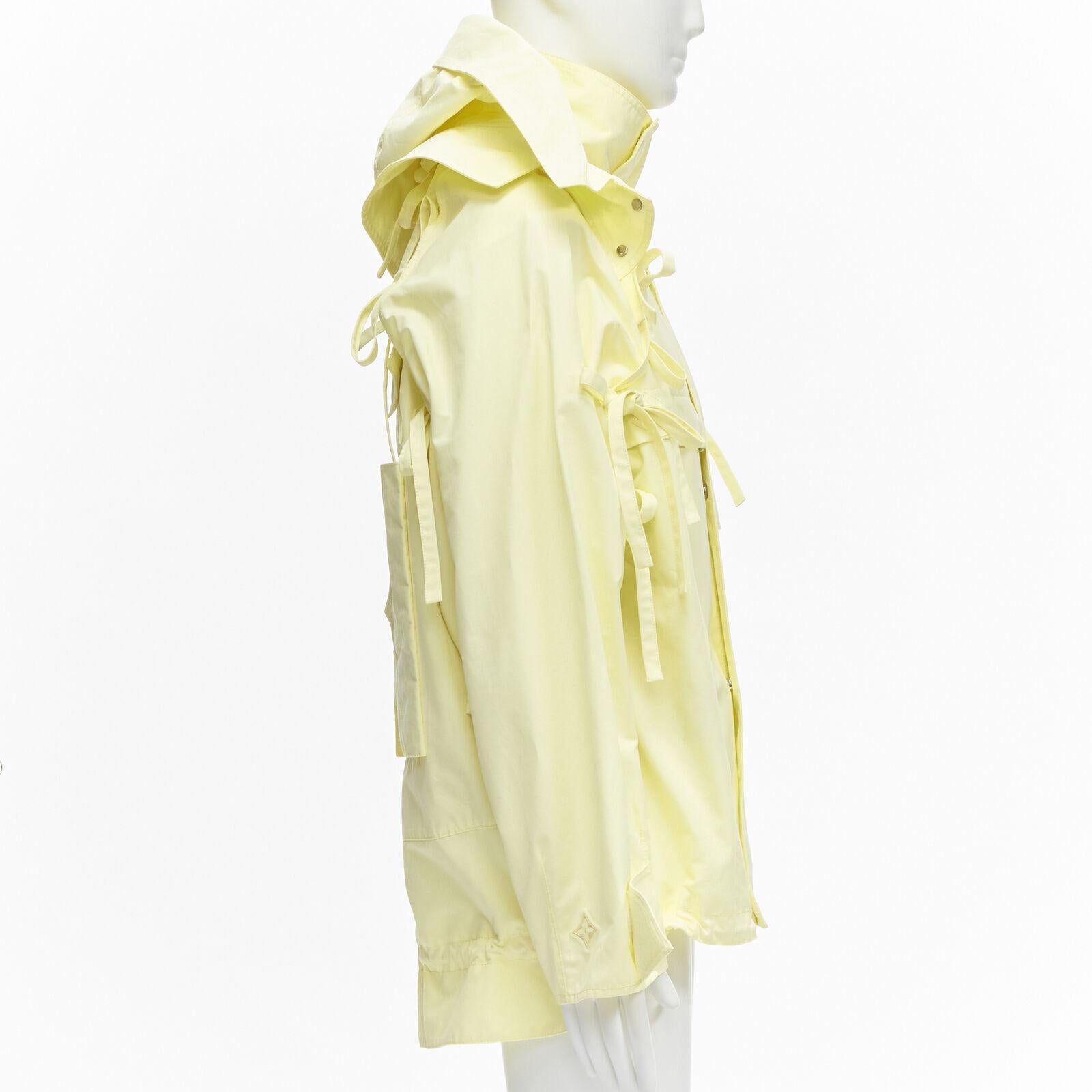 White rare LOUIS VUITTON 2020 Runway yellow detachable tie sleeves parka jacket FR46 S For Sale