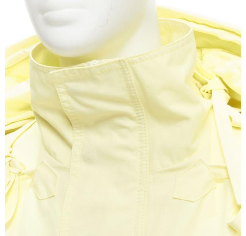 rare LOUIS VUITTON 2020 Runway yellow detachable tie sleeves parka jacket FR46 S For Sale 1
