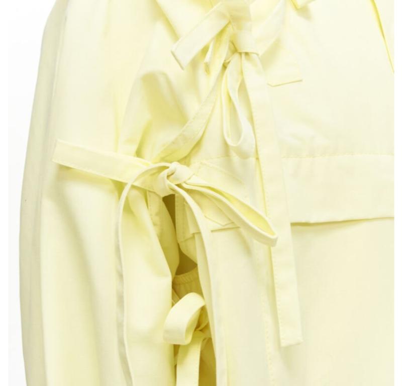 rare LOUIS VUITTON 2020 Runway yellow detachable tie sleeves parka jacket FR46 S For Sale 2