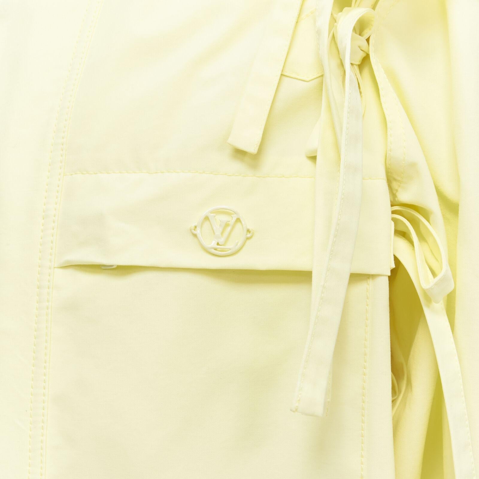 Seltene gelbe LOUIS VUITTON 2020 Laufsteg-Parkettjacke mit abnehmbaren Krawattenärmeln FR46 S im Angebot 3
