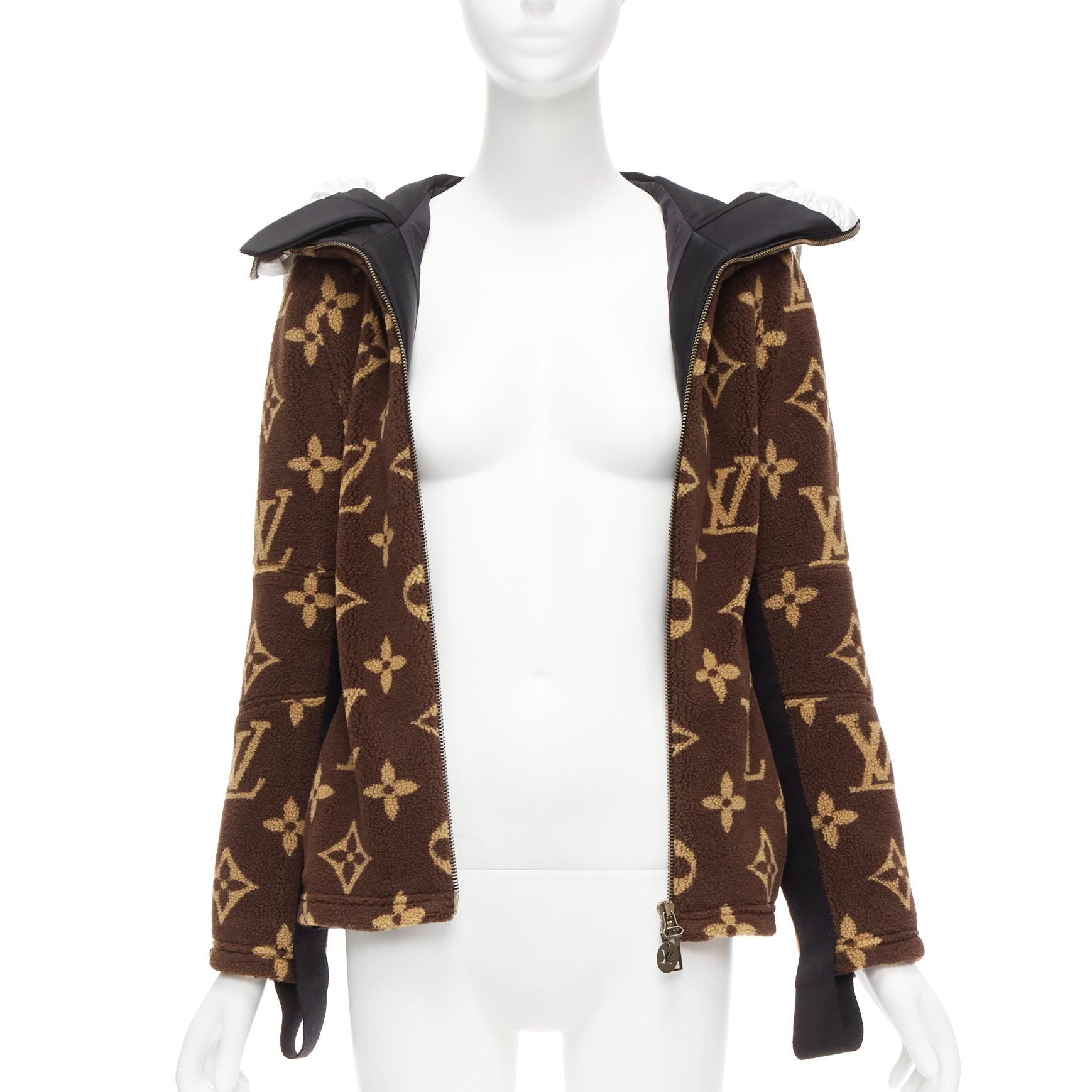rare LOUIS VUITTON 2021 Giant XL monogram brown fleece hooded jacket FR34 XS In Excellent Condition For Sale In Hong Kong, NT