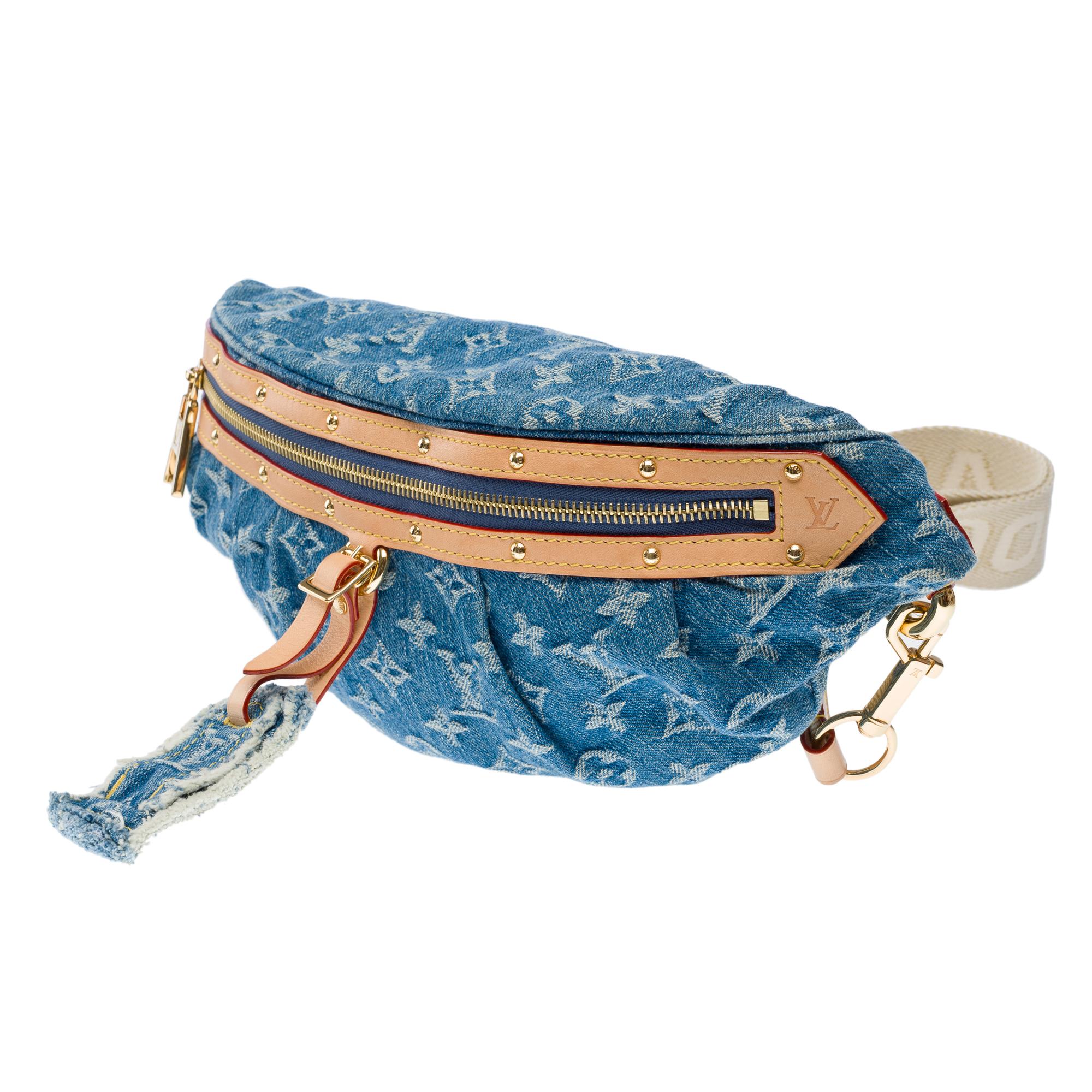 Rare Louis Vuitton Bumbag shoulder/belt bag in blue monogram Denim, GHW In Excellent Condition For Sale In Paris, IDF