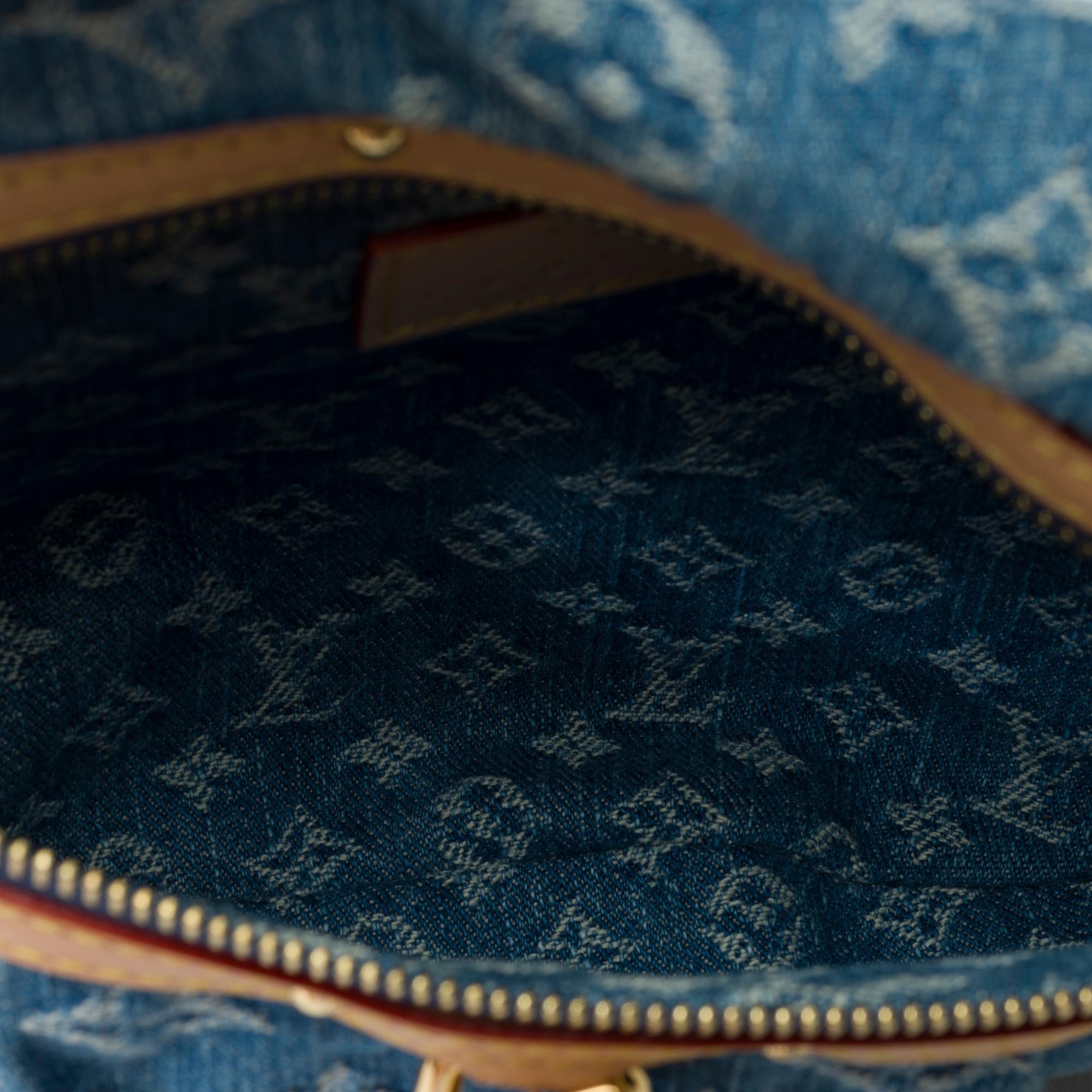Rare Louis Vuitton Bumbag shoulder/belt bag in blue monogram Denim, GHW For Sale 2