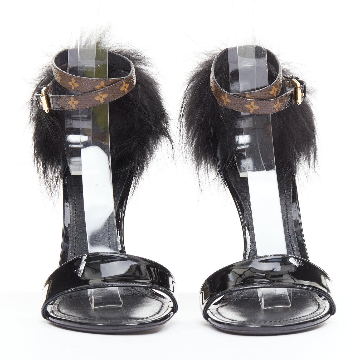 selten LOUIS VUITTON Call Back schwarzer Lackpelzbesatz LV Knöchelriemenabsatz EU38.5 (Schwarz) im Angebot