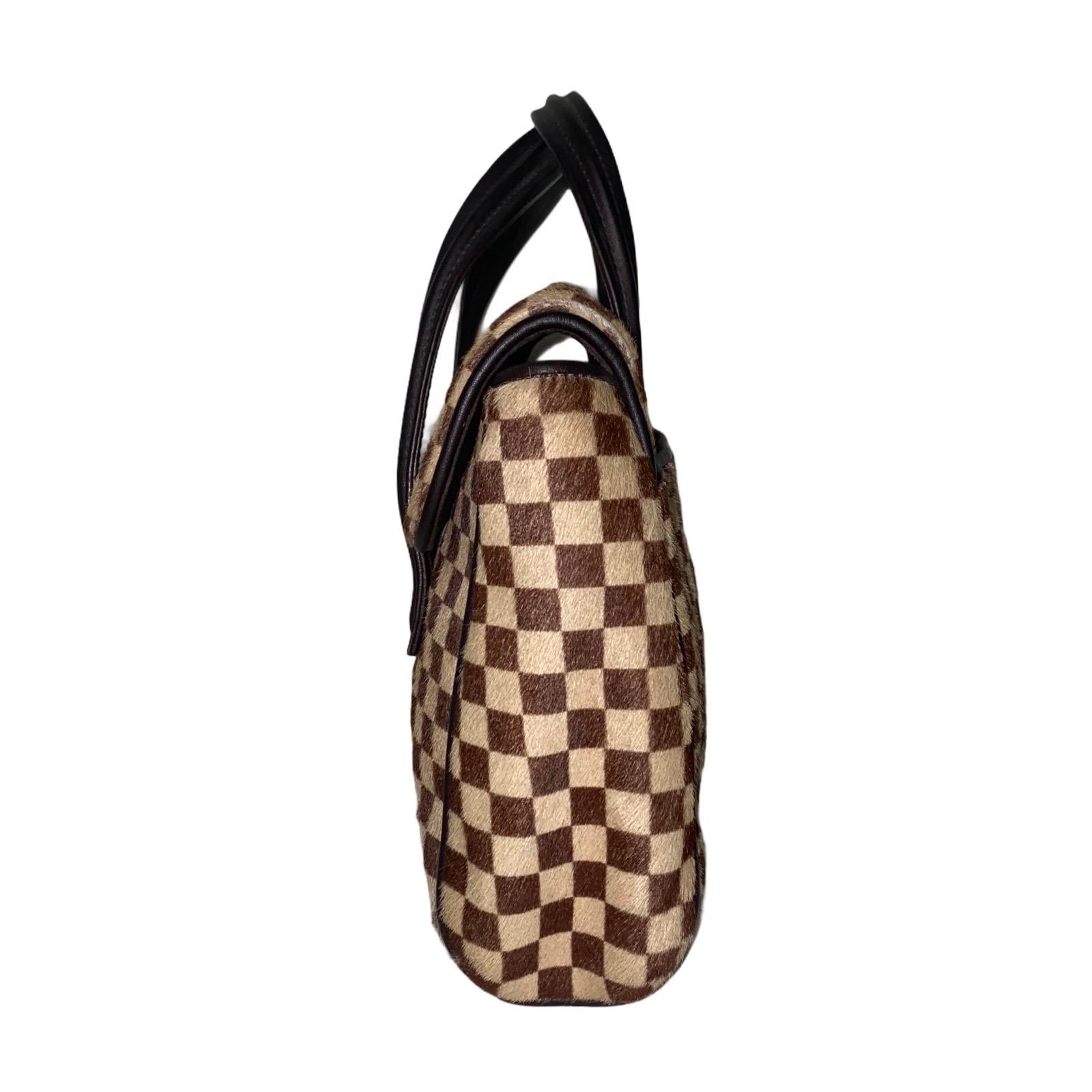 Rare Louis Vuitton Damier LV Logo Fur & Calf Skin Leather Handbag In Good Condition In Switzerland, CH