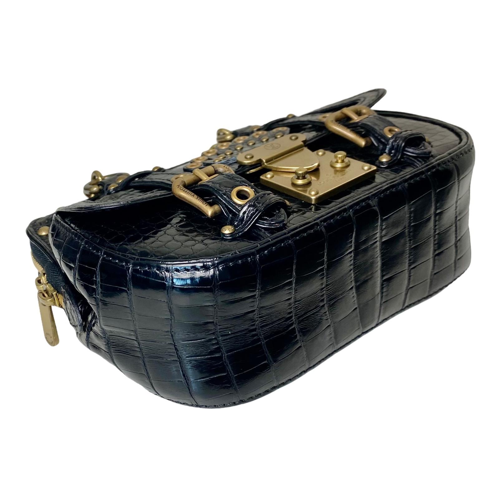 SELTENE Louis Vuitton Exotische Abendtasche aus schwarzem Alligatorleder „Les Extraordinaires“  im Angebot 3