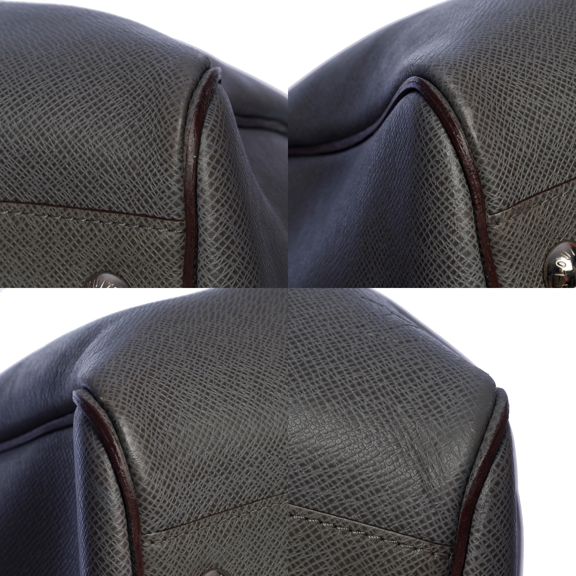Rare Louis Vuitton Kendall 50 strap Travel bag in Grey Taïga leather , SHW 4