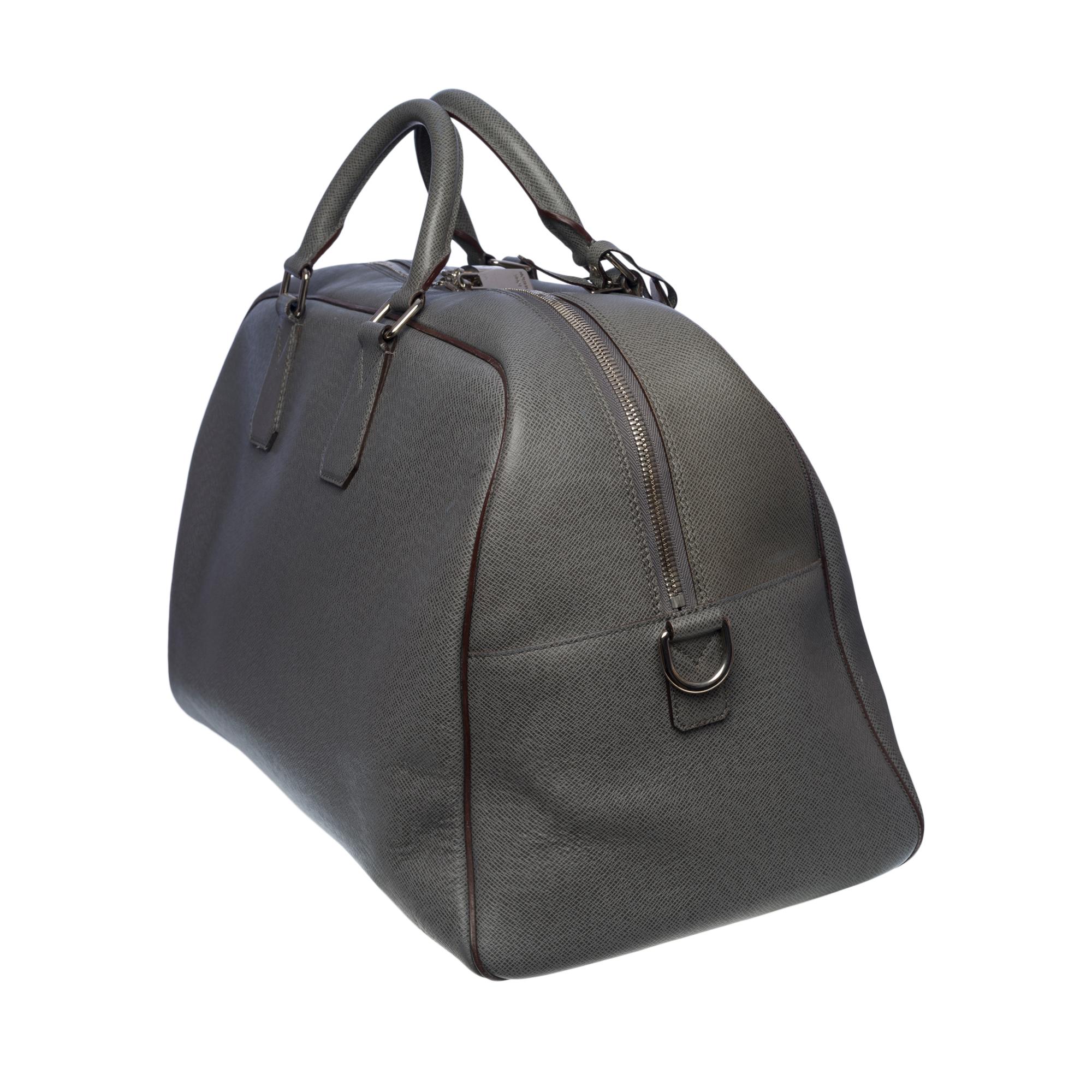 Gray Rare Louis Vuitton Kendall 50 strap Travel bag in Grey Taïga leather , SHW