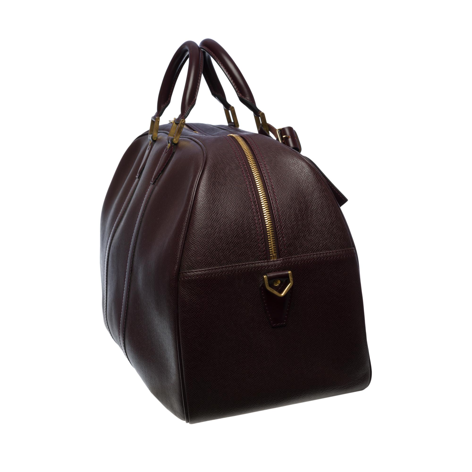 Black Rare Louis Vuitton Kendall strap Travel bag in Burgundy Taïga leather , GHW