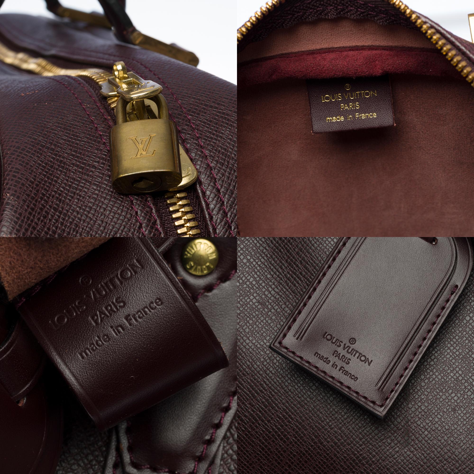 Rare Louis Vuitton Kendall strap Travel bag in Burgundy Taïga leather , GHW In Good Condition In Paris, IDF