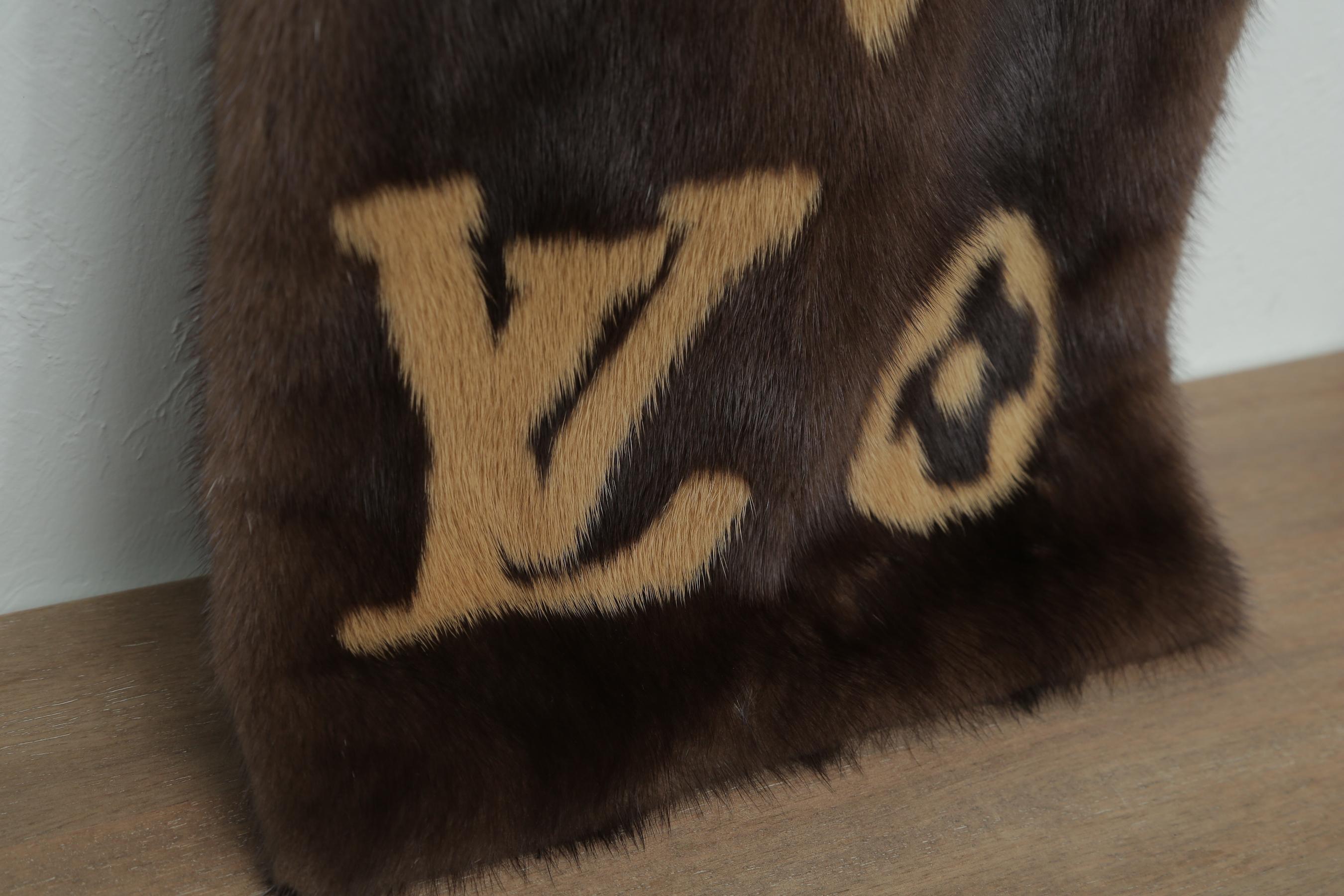 louis vuitton fur scarf