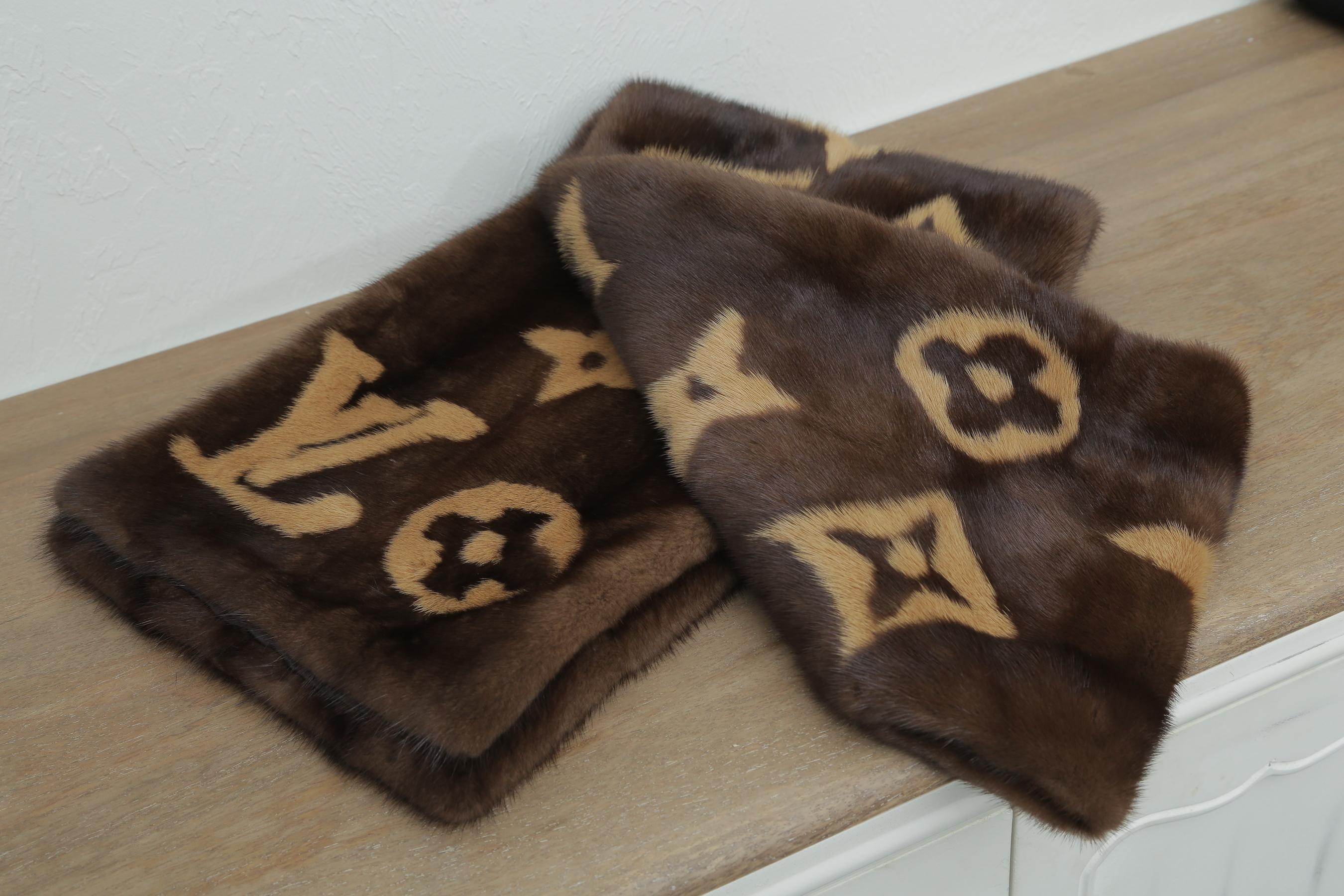 Black Rare Louis Vuitton Limited Edition Monogram Mink Scarf