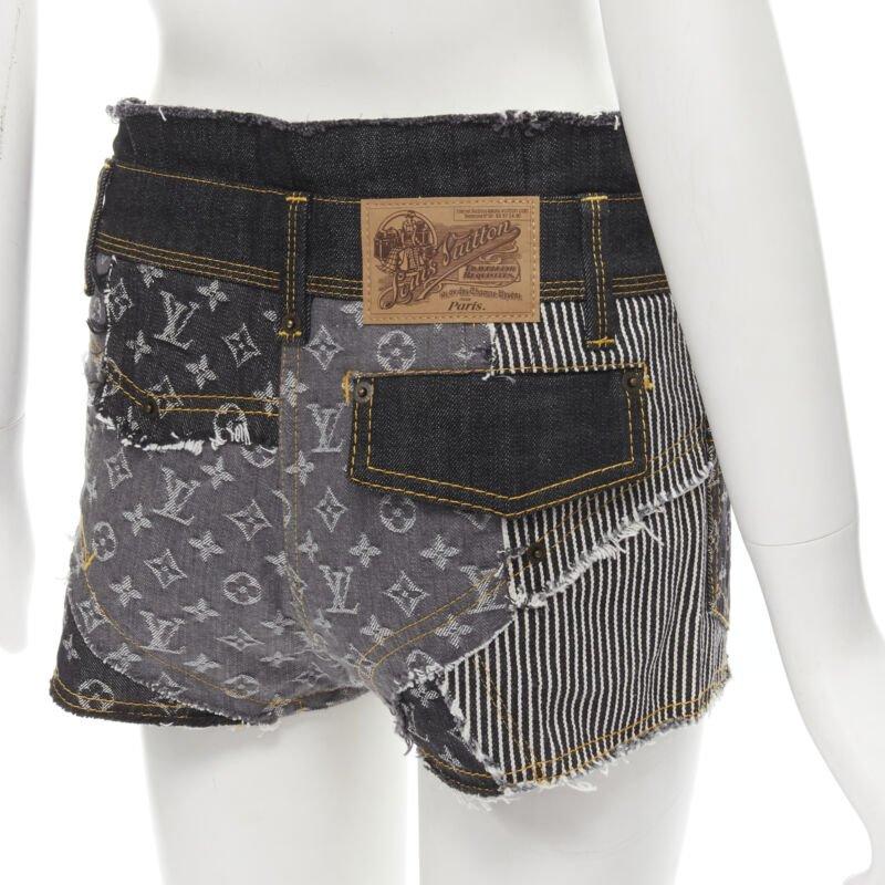 rare LOUIS VUITTON LV mongram jacquard raw cut patchwork shorts FR36 S
Reference: ANWU/A00774
Brand: Louis Vuitton
Material: Feels like cotton
Color: Blue, Grey
Pattern: Logomania
Closure: Zip
Extra Details: Low rise shorts with extended raw frayed
