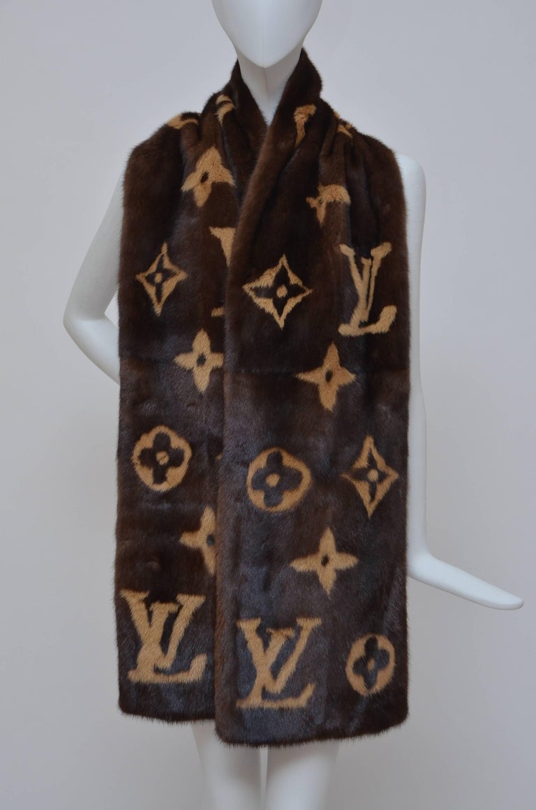 Louis Vuitton Black Knitted Damier 225006 Scarf/Wrap For Sale at 1stDibs