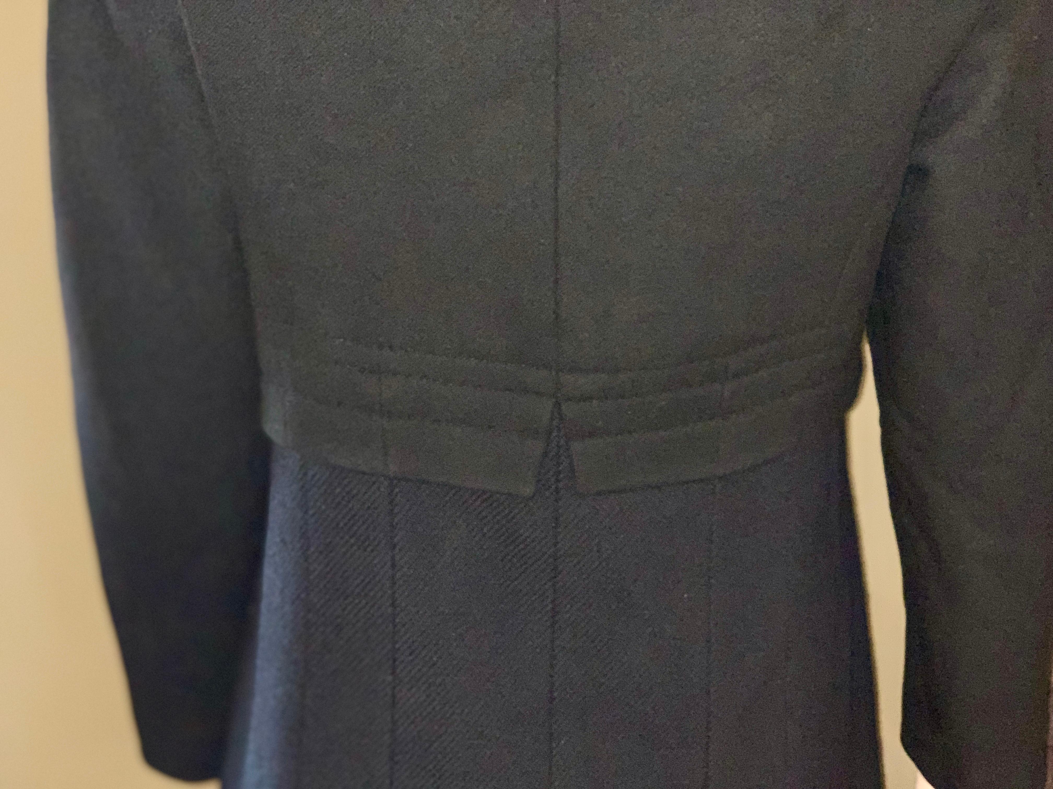 Louis Vuitton Paris Mink Collar Ladies Black Wool Coat Size 38 US Size 6 For Sale 3